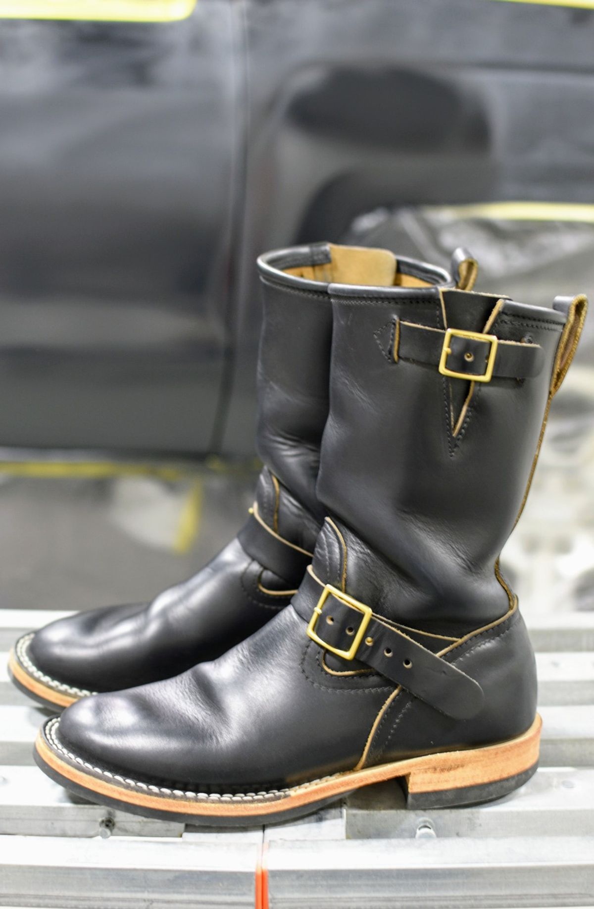 Photo by SKopp on January 3, 2025 of the Nicks StationMaster in Horween Black Chromexcel.