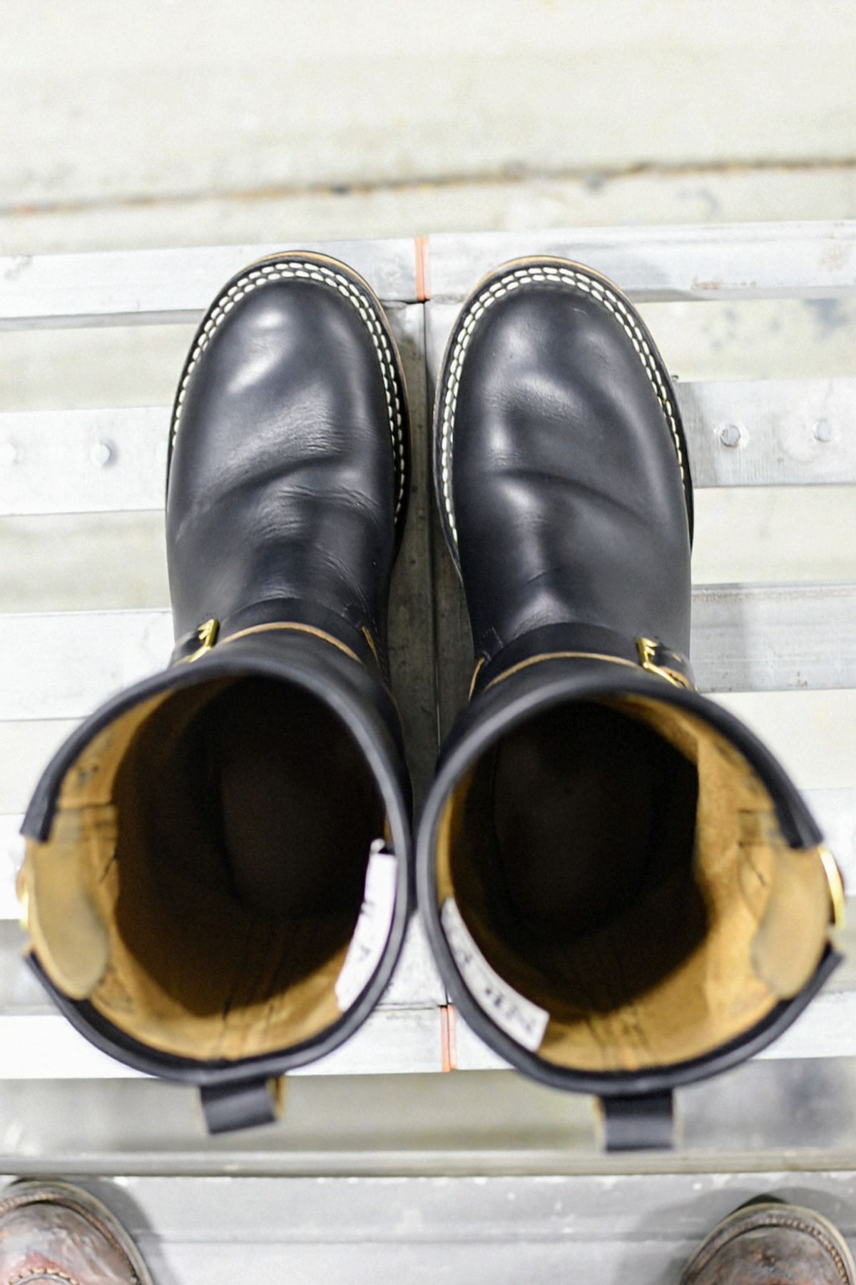 Photo by SKopp on January 3, 2025 of the Nicks StationMaster in Horween Black Chromexcel.