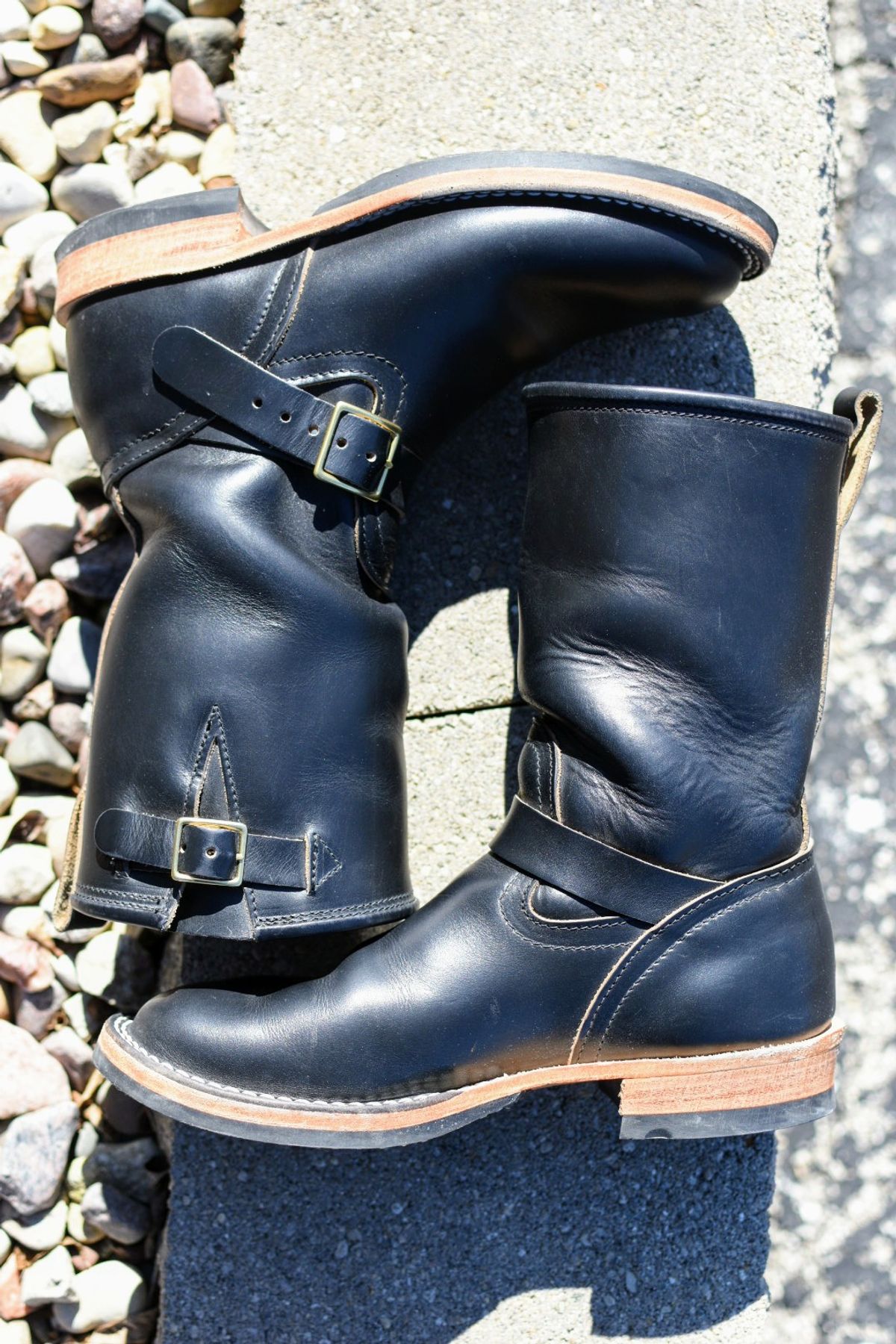 Photo by SKopp on March 1, 2025 of the Nicks StationMaster in Horween Black Chromexcel.