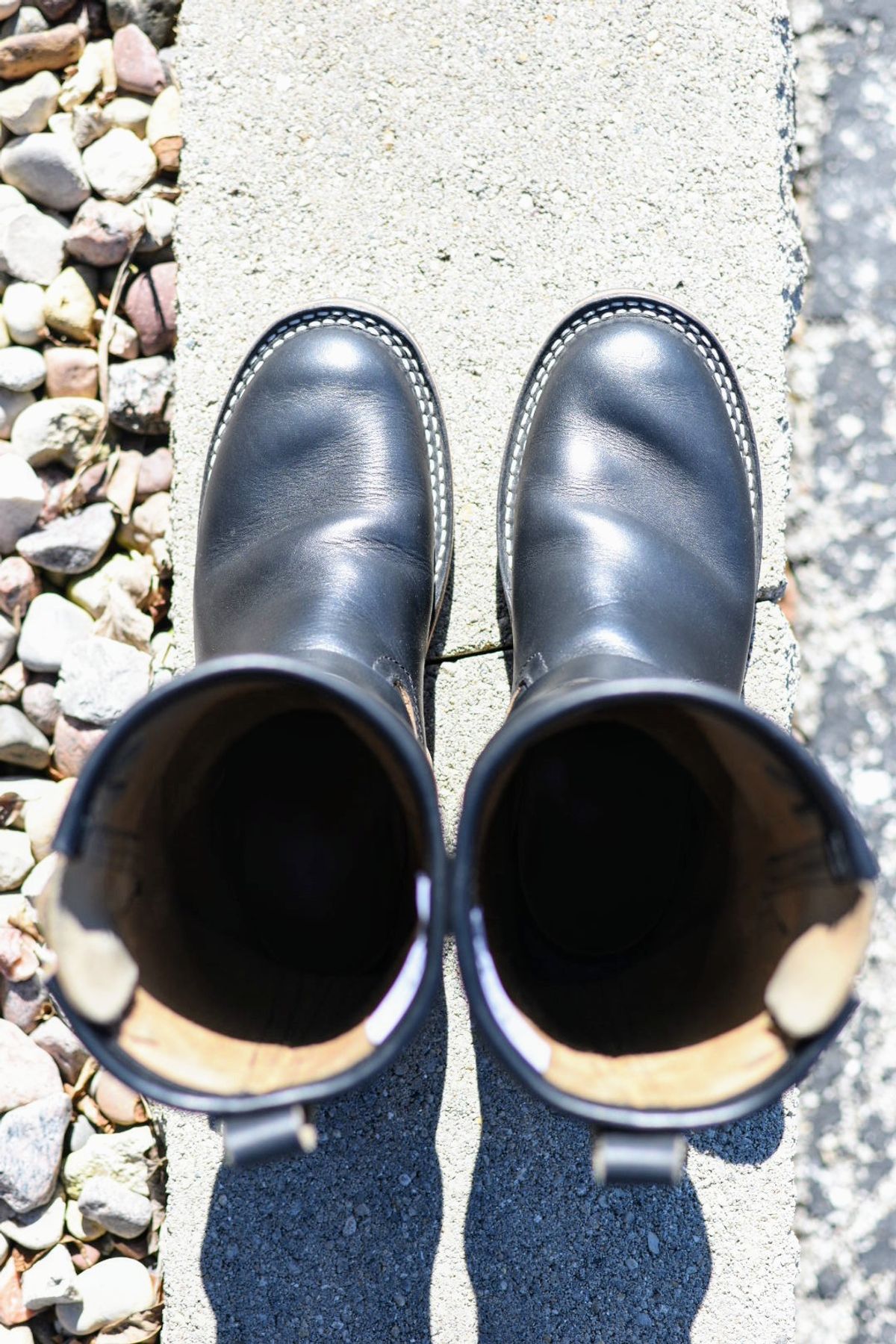 Photo by SKopp on March 1, 2025 of the Nicks StationMaster in Horween Black Chromexcel.