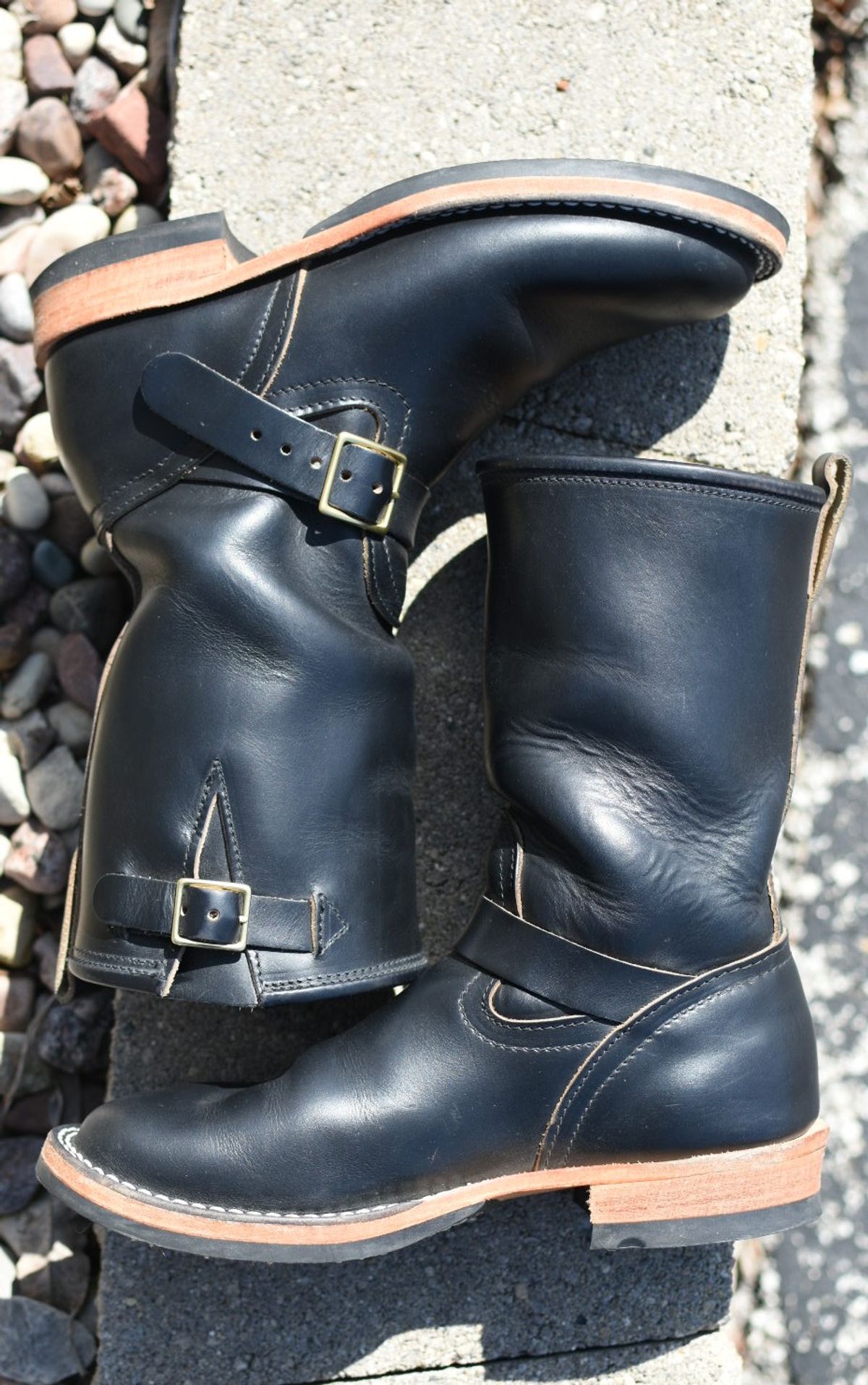 Photo by SKopp on March 31, 2025 of the Nicks StationMaster in Horween Black Chromexcel.