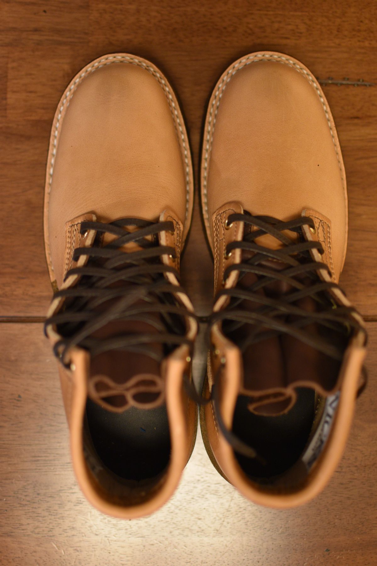 Photo by SKopp on October 1, 2025 of the Nicks MTO in Horween Light Natural Dublin.