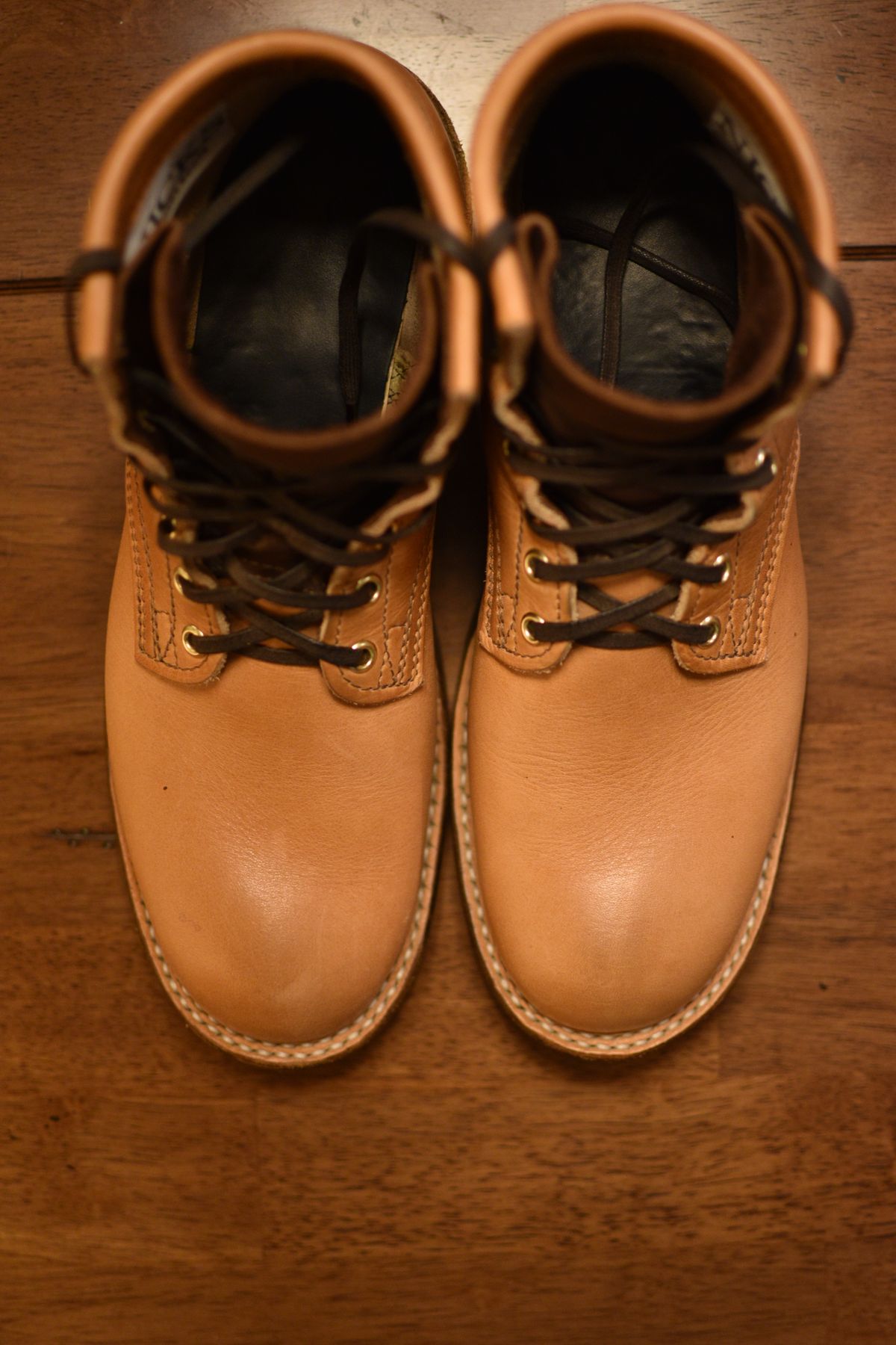 Photo by SKopp on November 1, 2025 of the Nicks MTO in Horween Light Natural Dublin.