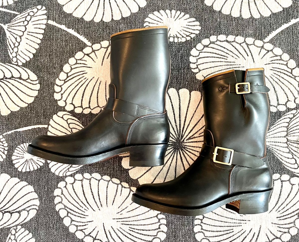 Photo by PatinaTechnodrome on October 2, 2023 of the Role Club Engineer Boots in Horween Black Chromexcel Horsehide.