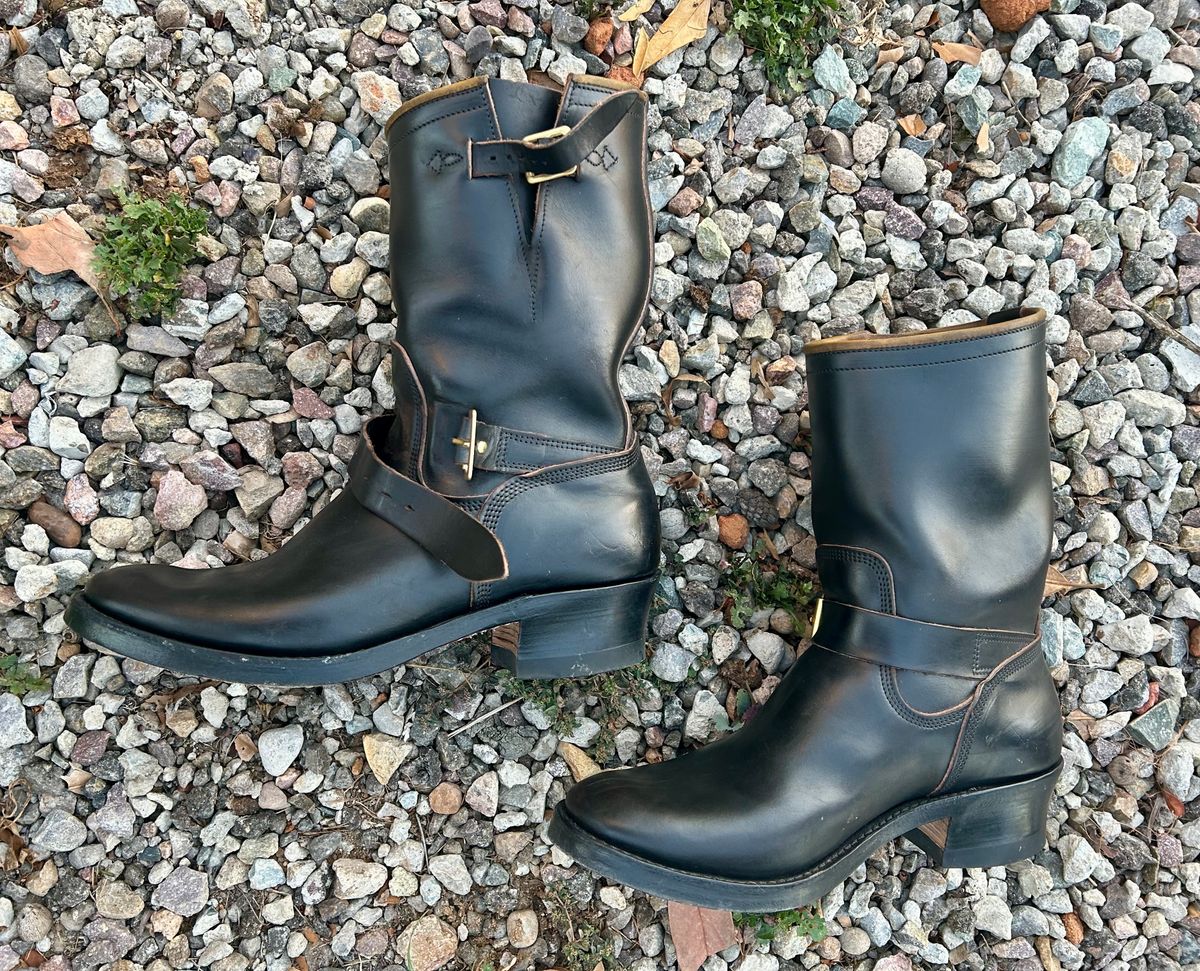 Photo by PatinaTechnodrome on November 6, 2023 of the Role Club Engineer Boots in Horween Black Chromexcel Horsehide.