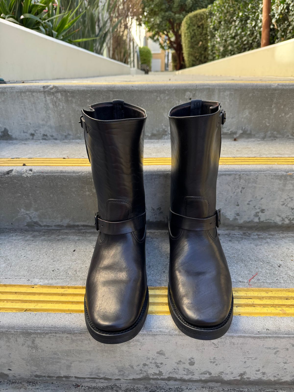 Photo by PatinaTechnodrome on February 2, 2025 of the Attractions BILTBUCK Lot 603 “The Pioneer” in Shinki Black Latigo Horsehide.