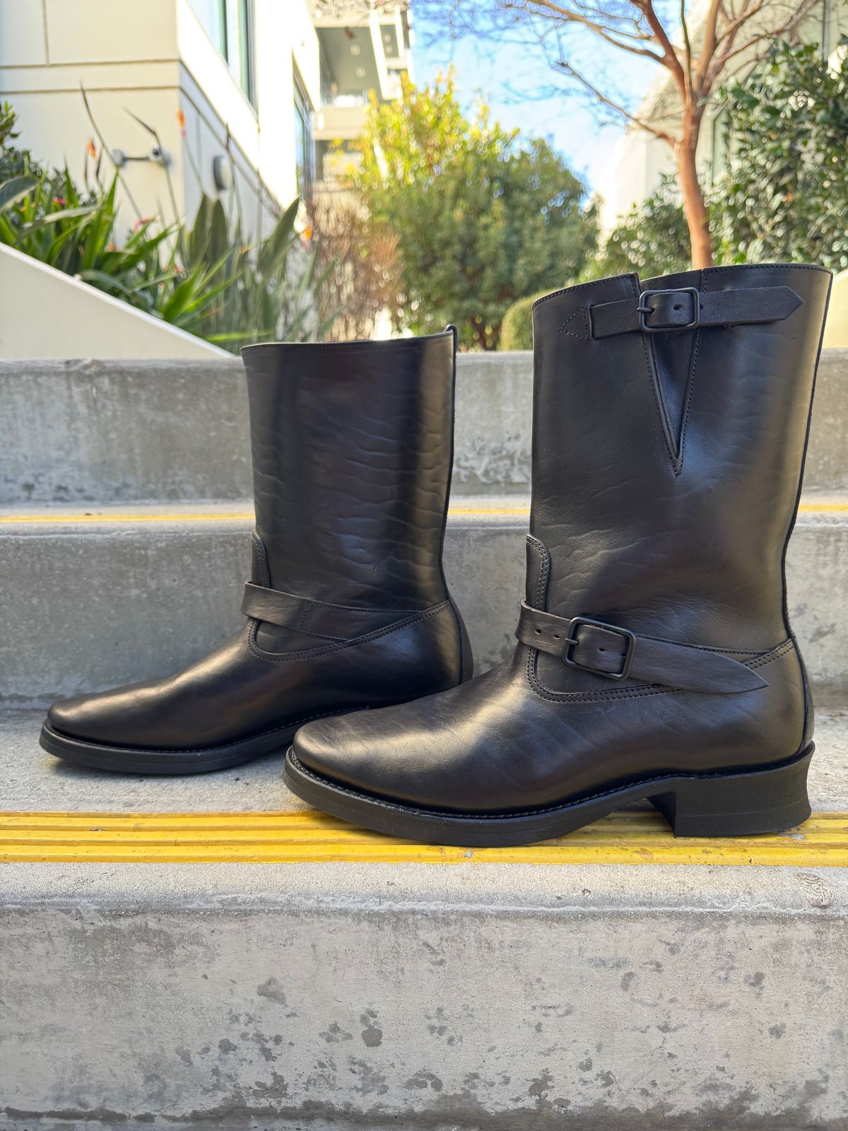 Photo by PatinaTechnodrome on February 2, 2025 of the Attractions BILTBUCK Lot 603 “The Pioneer” in Shinki Black Latigo Horsehide.