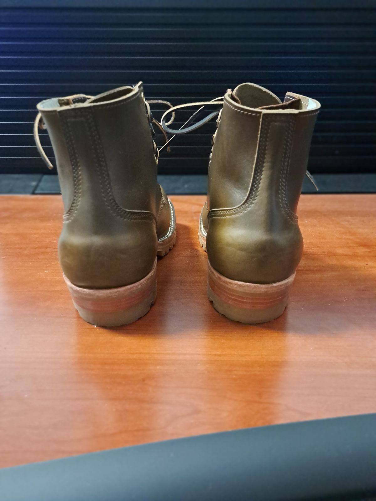 Photo by jdog21 on October 6, 2023 of the Nicks Prospector in Horween Olive Chromexcel.