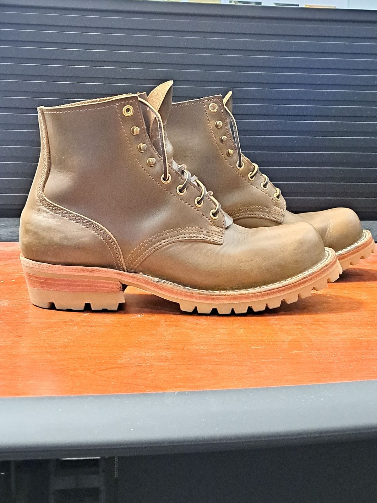 Photo by jdog21 on November 5, 2023 of the Nicks Prospector in Horween Olive Chromexcel.