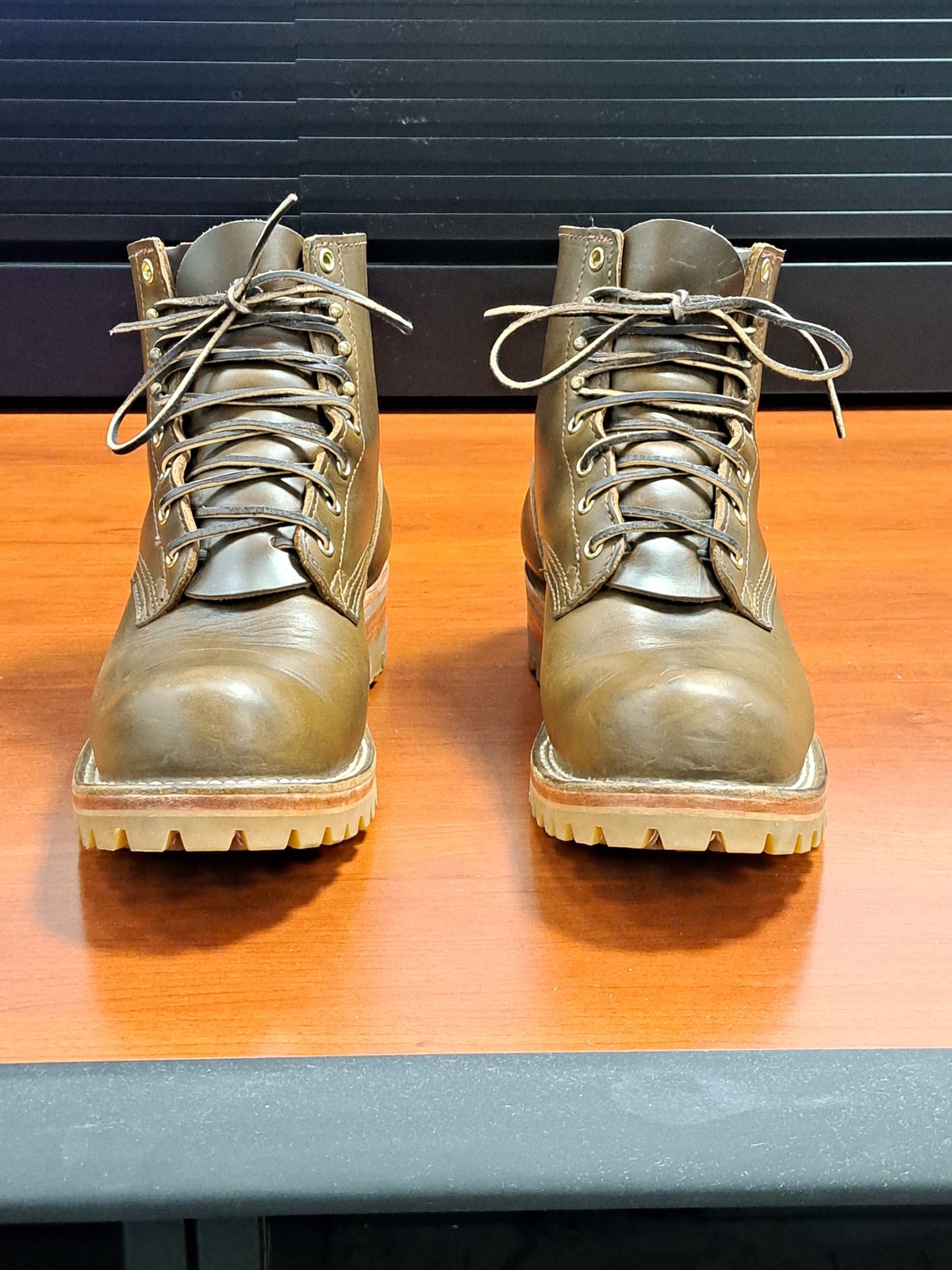 Photo by jdog21 on January 1, 2024 of the Nicks Prospector in Horween Olive Chromexcel.