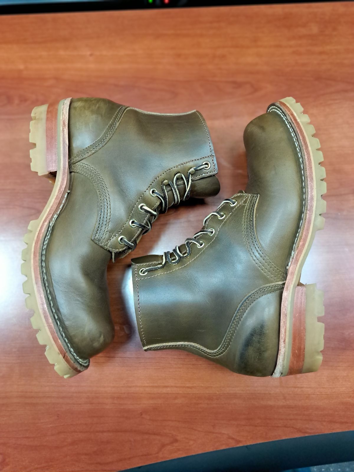 Photo by jdog21 on April 5, 2024 of the Nicks Prospector in Horween Olive Chromexcel.