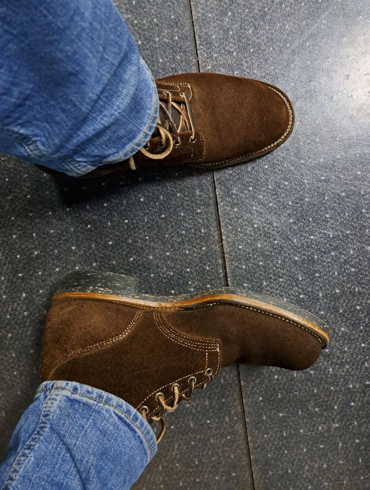 Photo by jdog21 on May 23, 2022 of the Viberg Boondocker in Seidel Mocha Oil Tan Roughout.