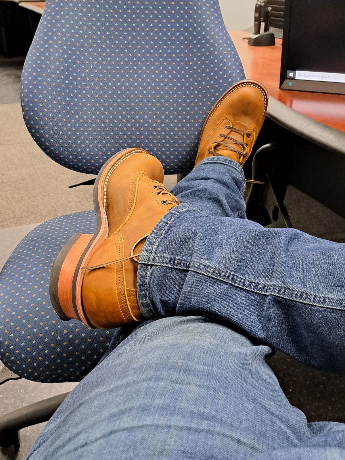 Photo by jdog21 on October 4, 2022 of the Nicks Lace To Toe in Horween Orange Predator.