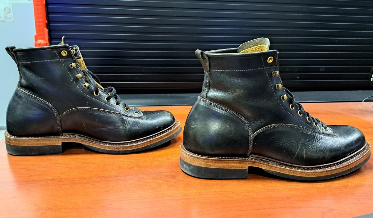 Photo by jdog21 on February 4, 2023 of the Sagara Valiant in Badalassi Carlo Oliva Minerva Overdyed Black.