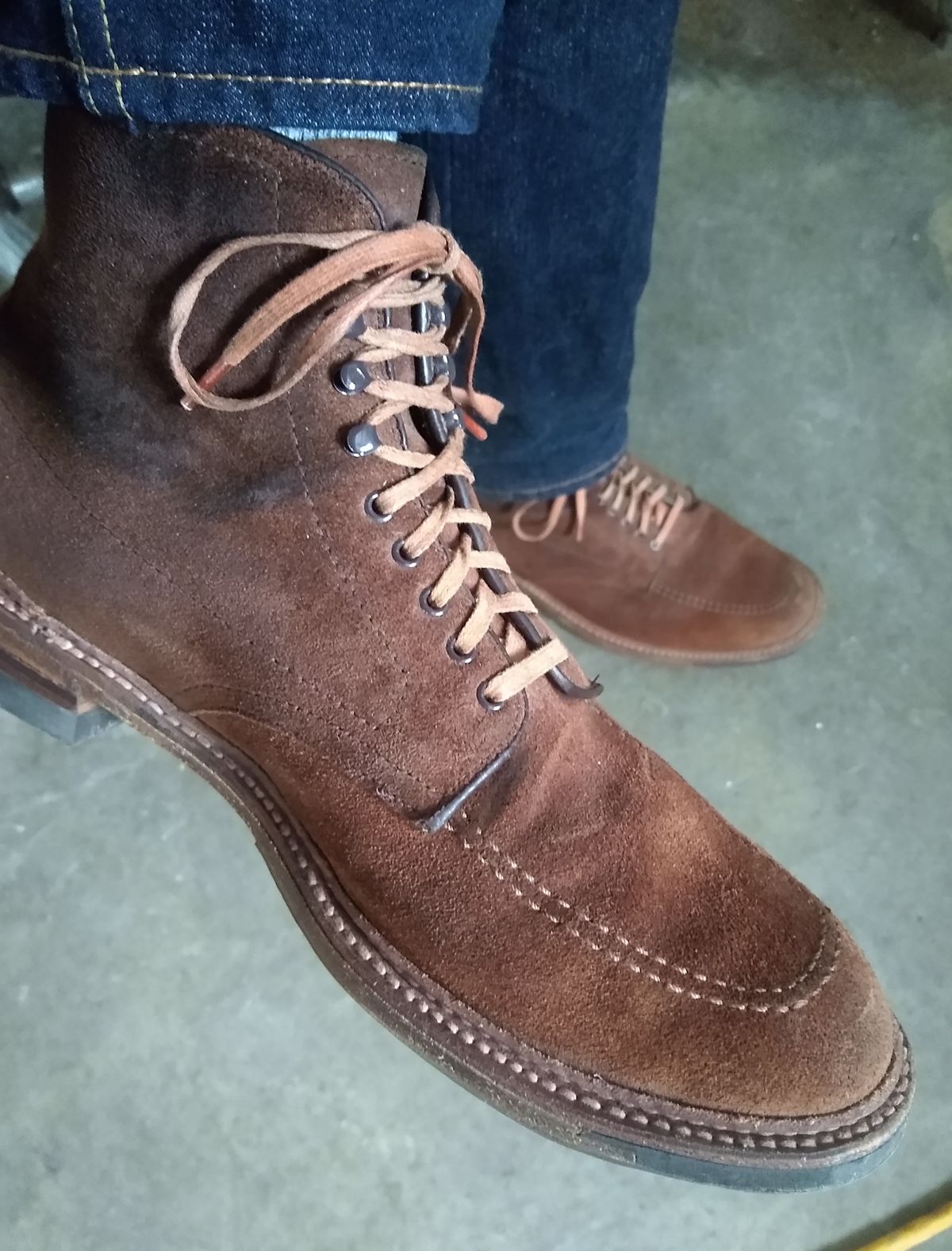 Photo by darknova306 on March 1, 2023 of the Alden Indy Boot in Horween Tobacco Chamois Roughout.