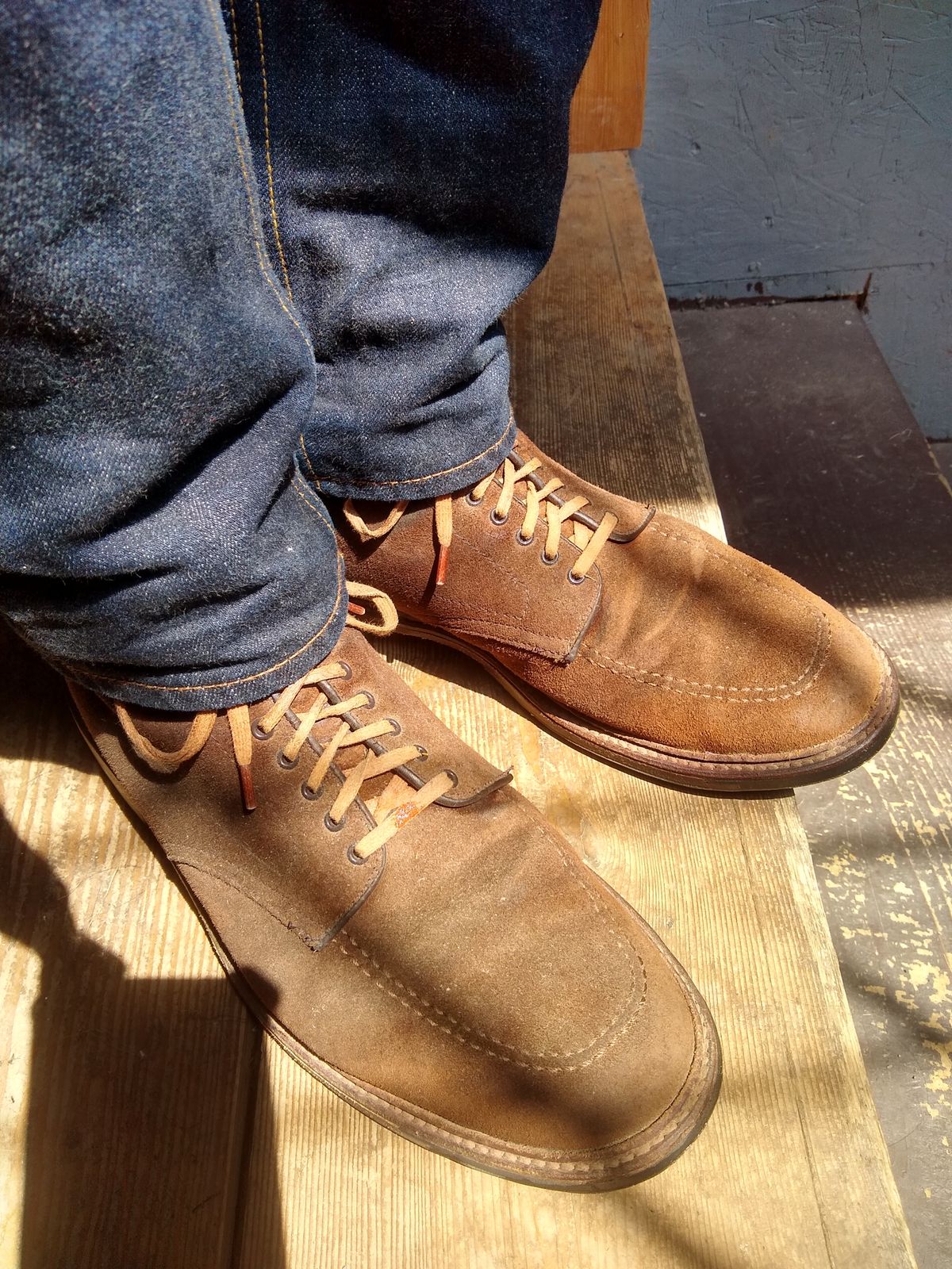 Photo by darknova306 on May 18, 2023 of the Alden Indy Boot in Horween Tobacco Chamois Roughout.