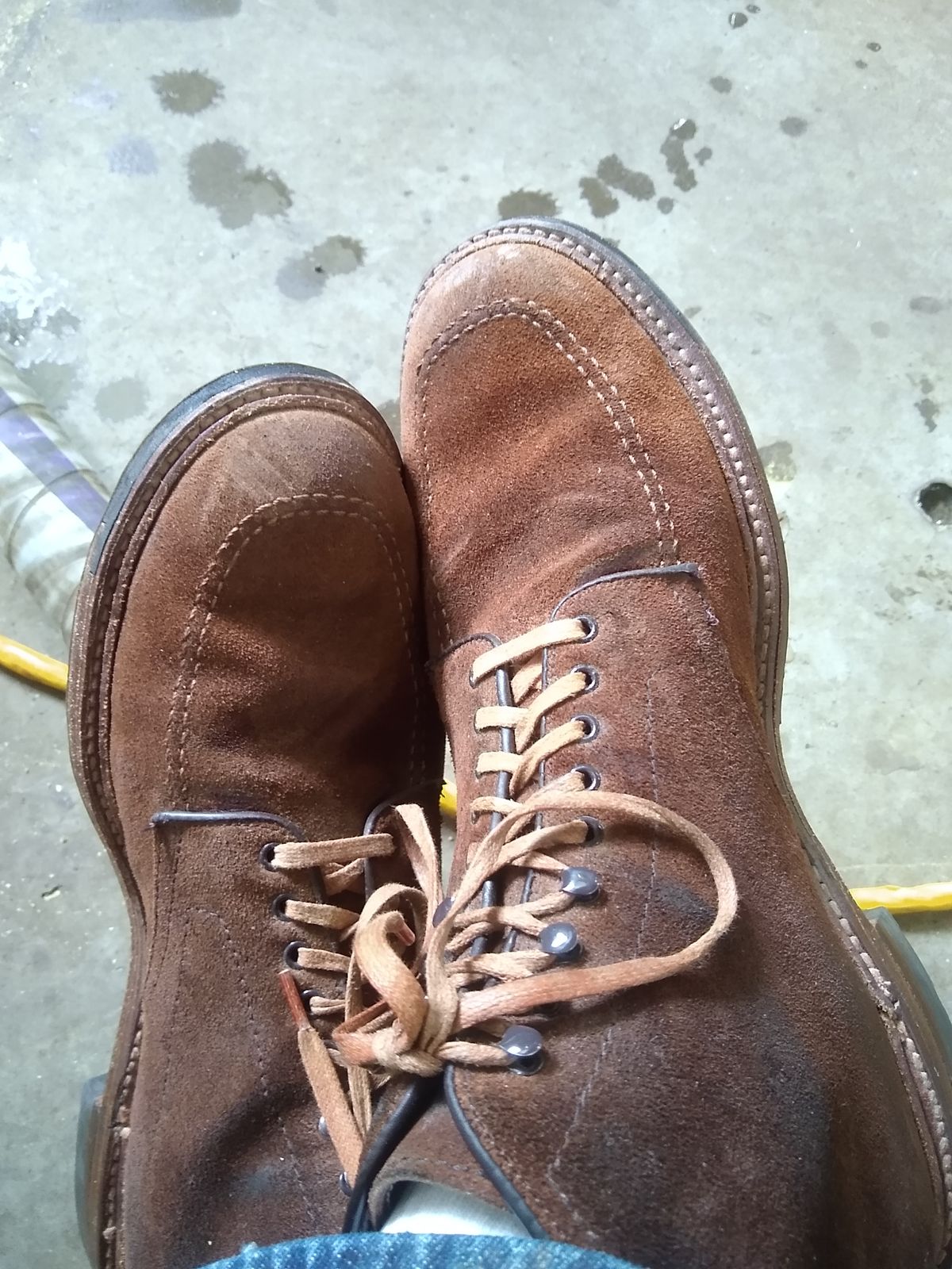 Photo by darknova306 on May 23, 2023 of the Alden Indy Boot in Horween Tobacco Chamois Roughout.