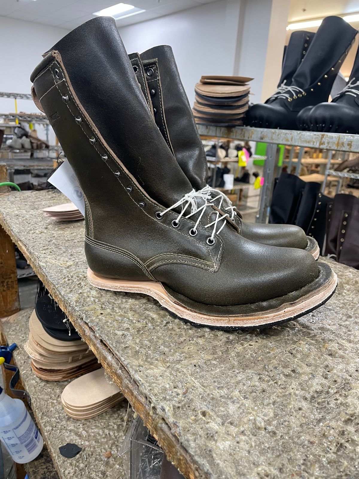 Photo by willschmidt on June 15, 2022 of the White's Smokejumper in Horween Olive Waxed Flesh.