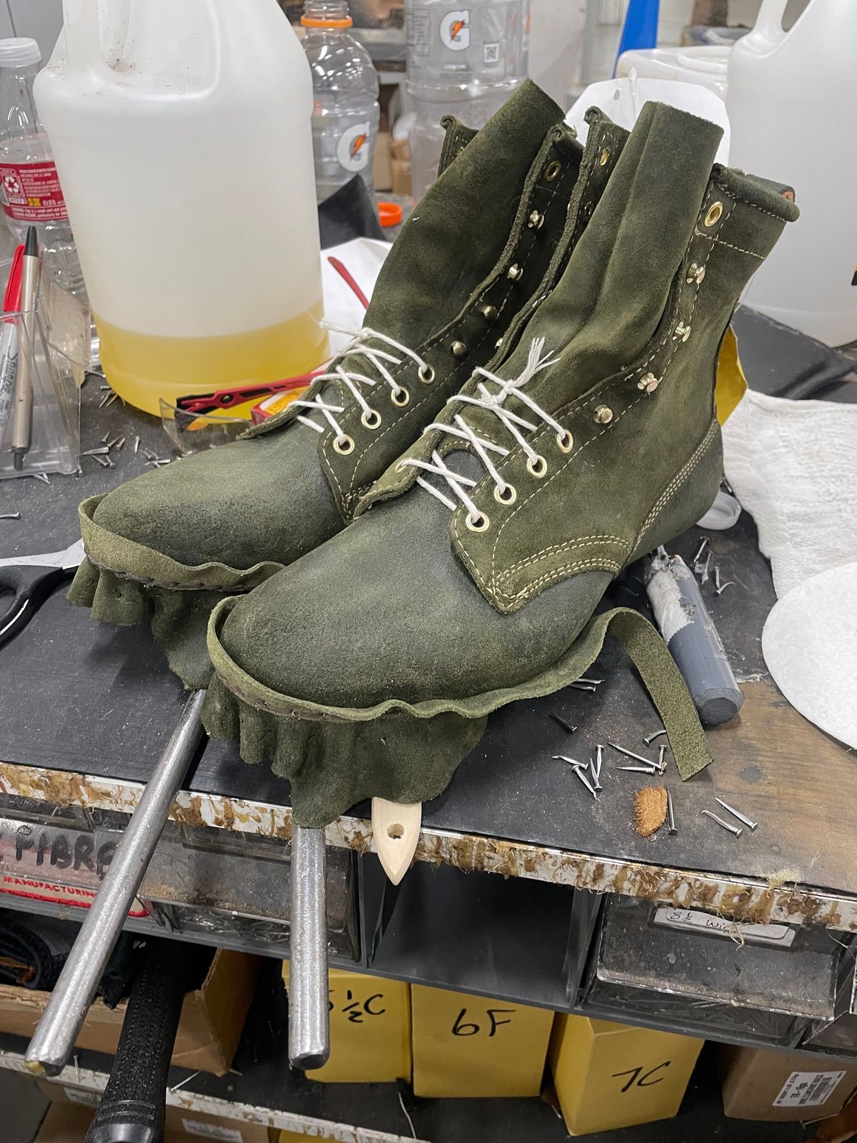 Photo by willschmidt on February 10, 2024 of the White's Custom C355 Logger in C.F. Stead Leafy Green Waxy Commander.