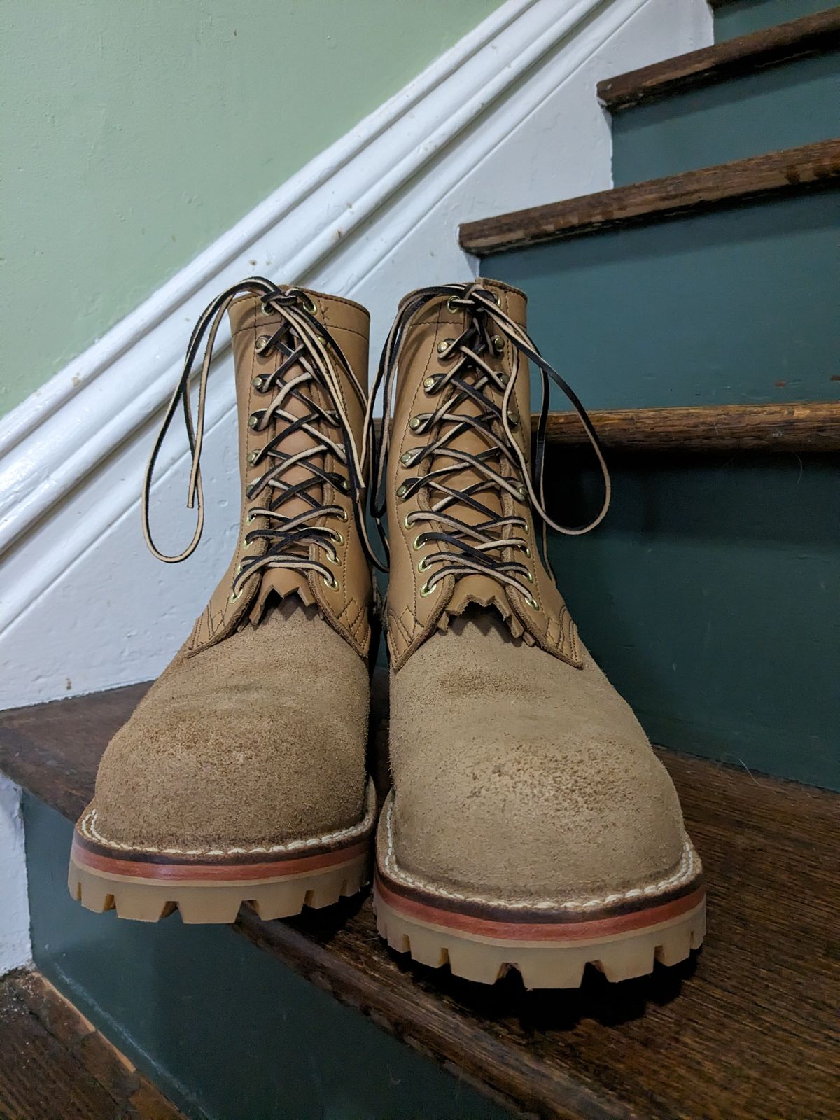 Photo by SirBasilStagHare on November 1, 2023 of the Nicks BuilderPro in Seidel 1964 Tan Roughout.