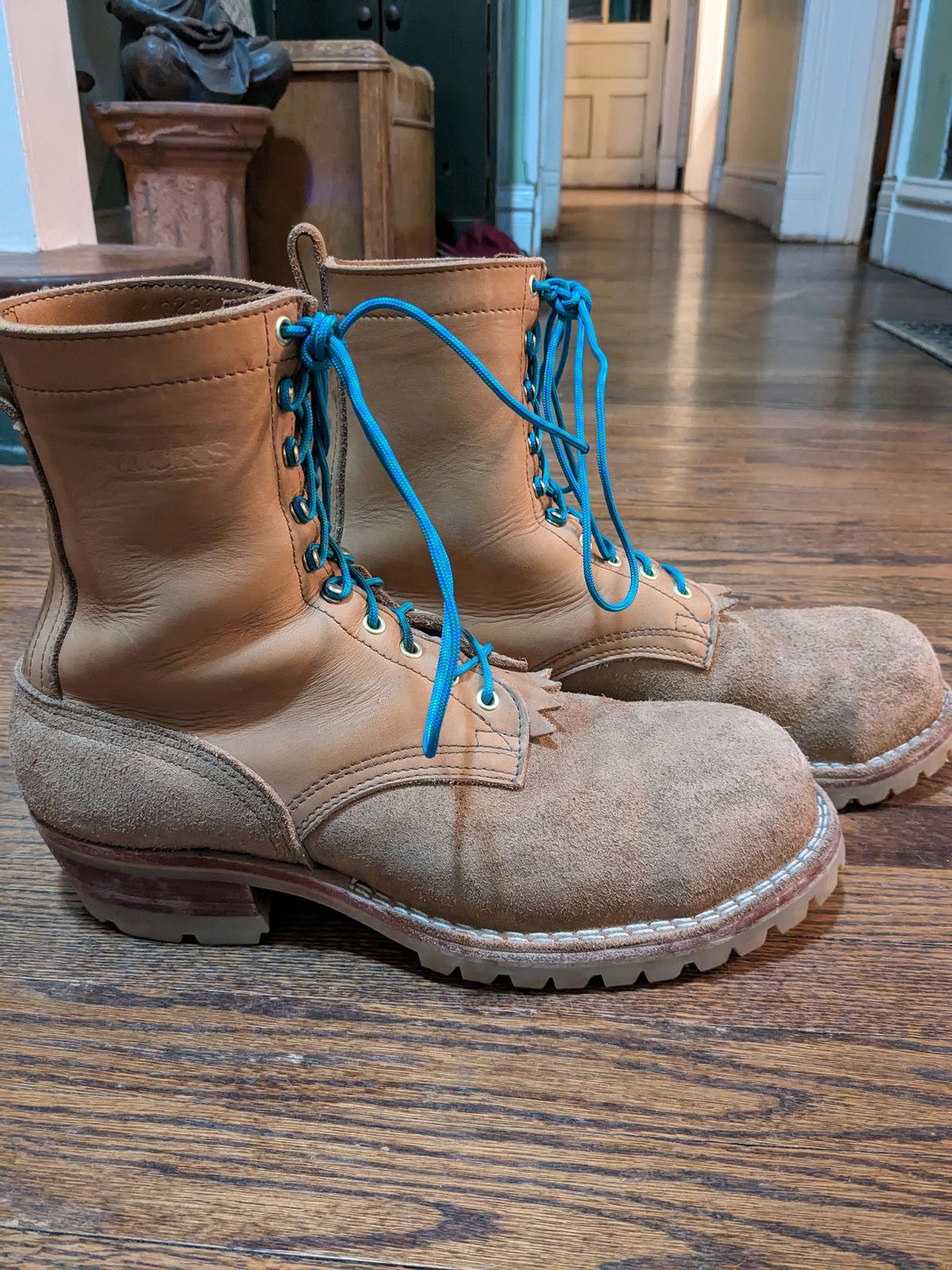 Photo by SirBasilStagHare on January 5, 2024 of the Nicks BuilderPro in Seidel 1964 Tan Roughout.