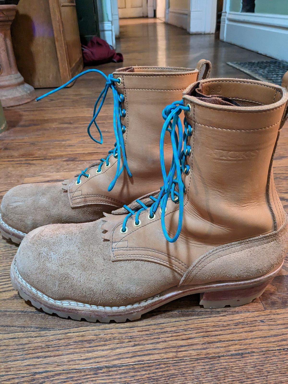 Photo by SirBasilStagHare on January 5, 2024 of the Nicks BuilderPro in Seidel 1964 Tan Roughout.