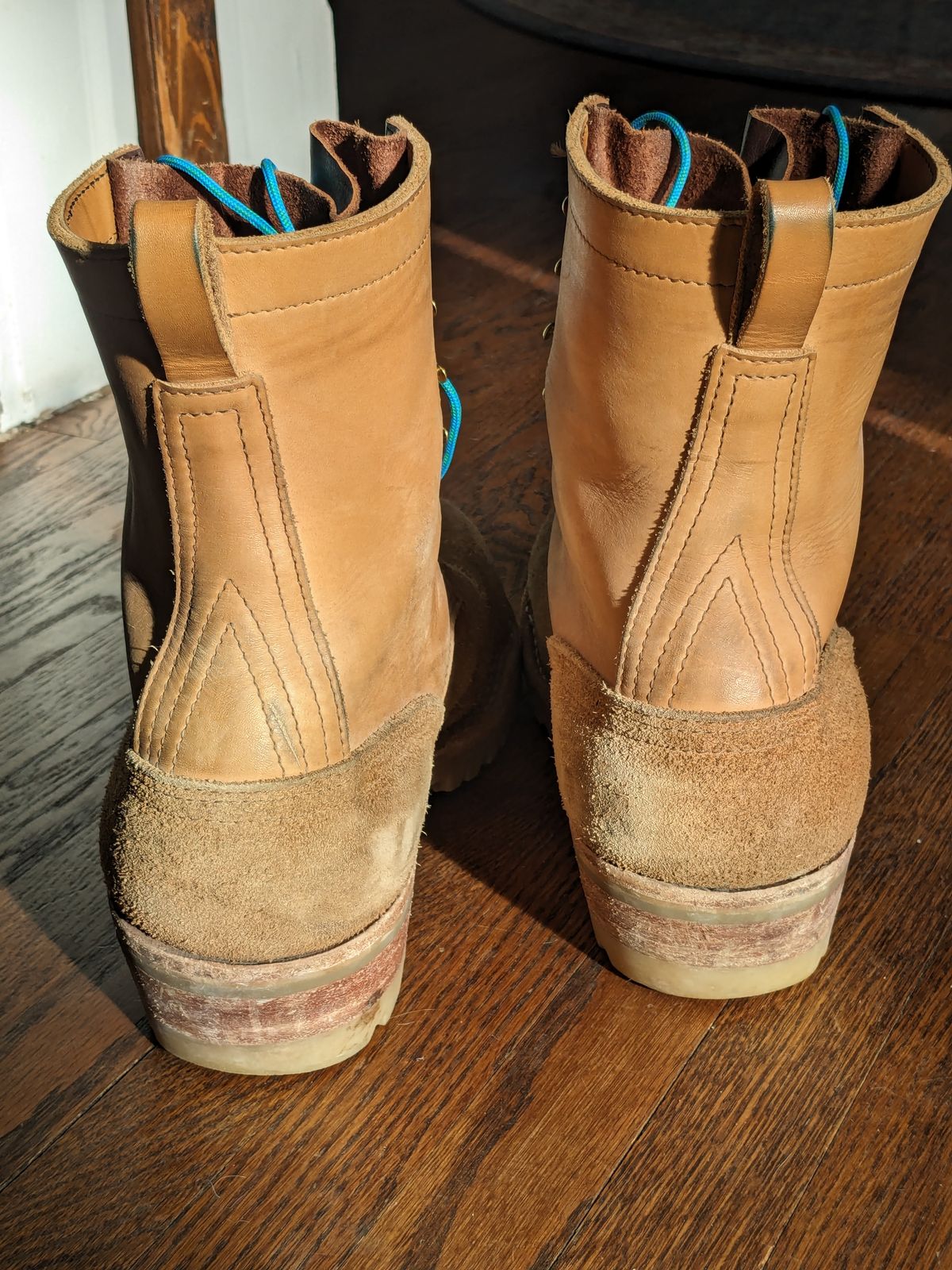 Photo by SirBasilStagHare on February 3, 2024 of the Nicks BuilderPro in Seidel 1964 Tan Roughout.