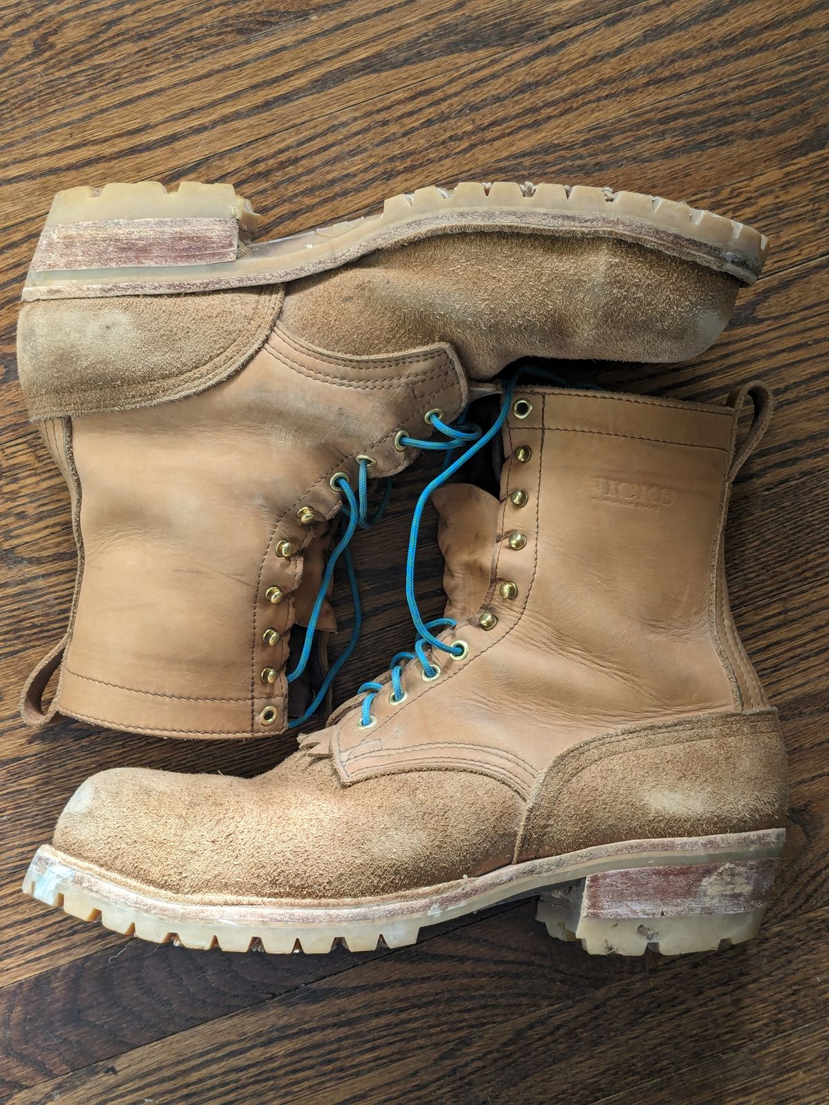 Photo by SirBasilStagHare on February 3, 2024 of the Nicks BuilderPro in Seidel 1964 Tan Roughout.