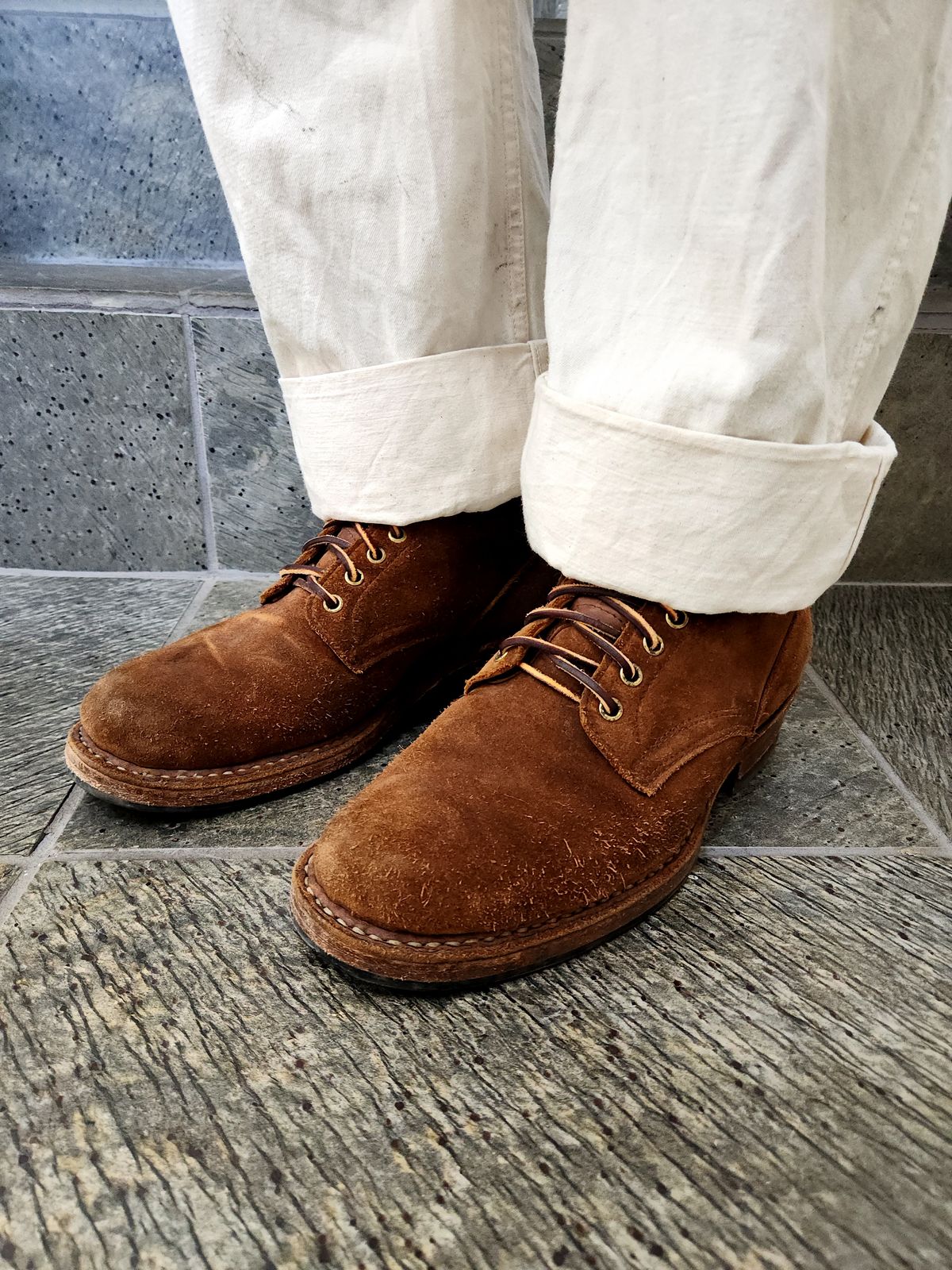 Photo by tlmader on April 28, 2024 of the White's Bounty Hunter in Seidel Distressed Roughout.