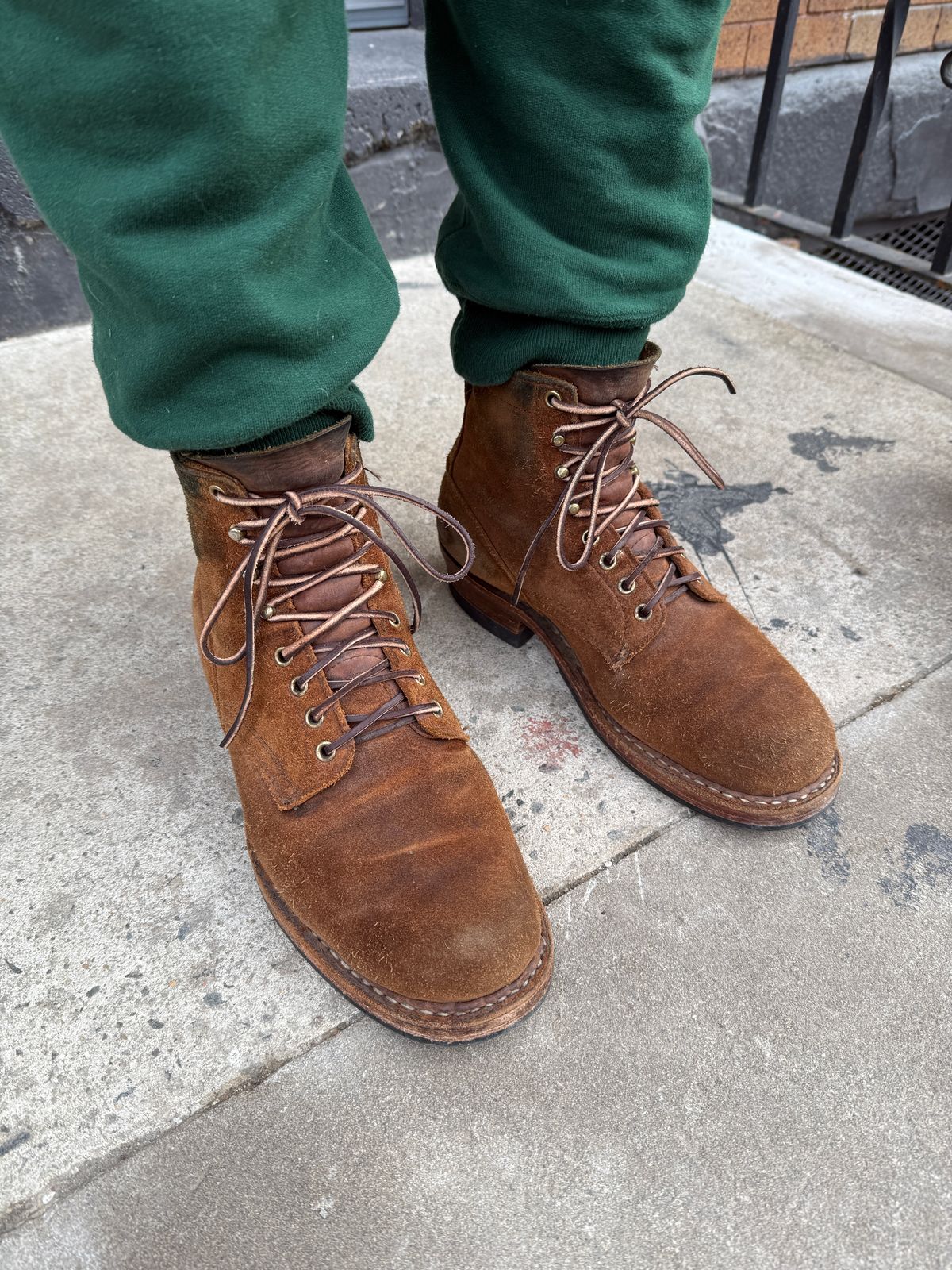 Photo by tlmader on February 23, 2025 of the White's Bounty Hunter in Seidel Distressed Roughout.