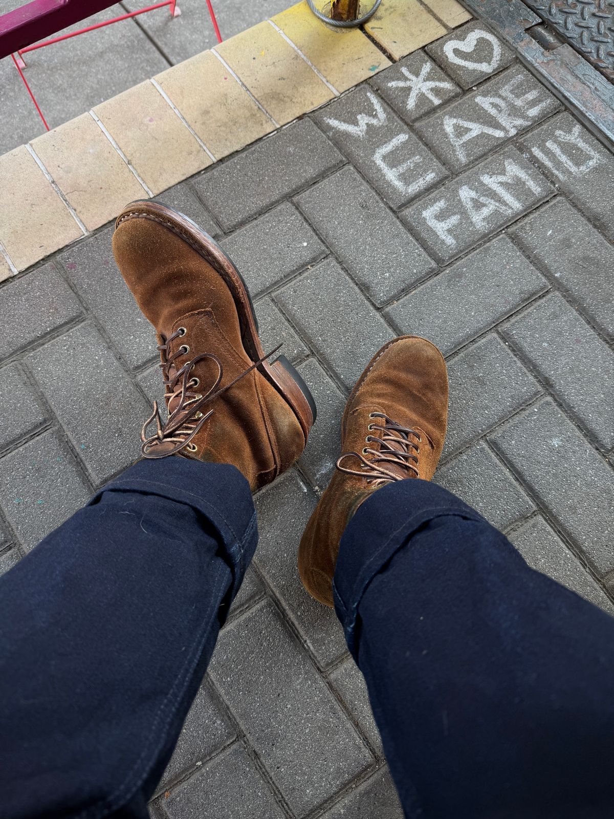 Photo by tlmader on May 8, 2025 of the White's Bounty Hunter in Seidel Distressed Roughout.