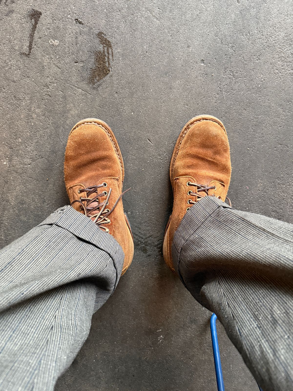 Photo by tlmader on May 30, 2025 of the White's Bounty Hunter in Seidel Distressed Roughout.