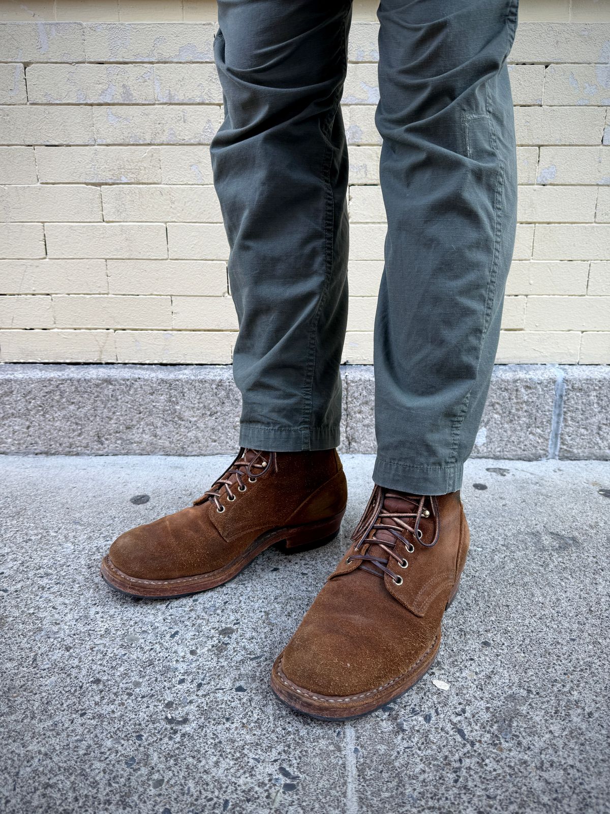 Photo by tlmader on June 28, 2025 of the White's Bounty Hunter in Seidel Distressed Roughout.