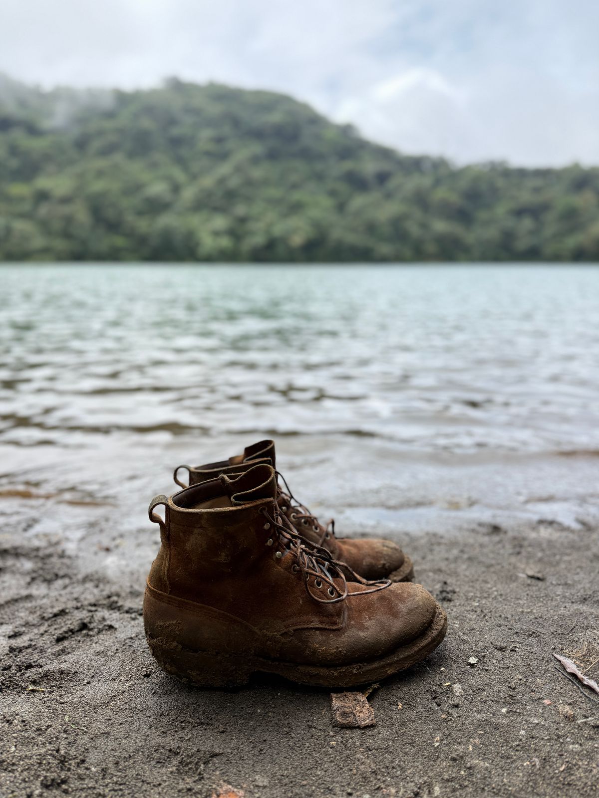 Photo by tlmader on July 13, 2025 of the White's Bounty Hunter in Seidel Distressed Roughout.