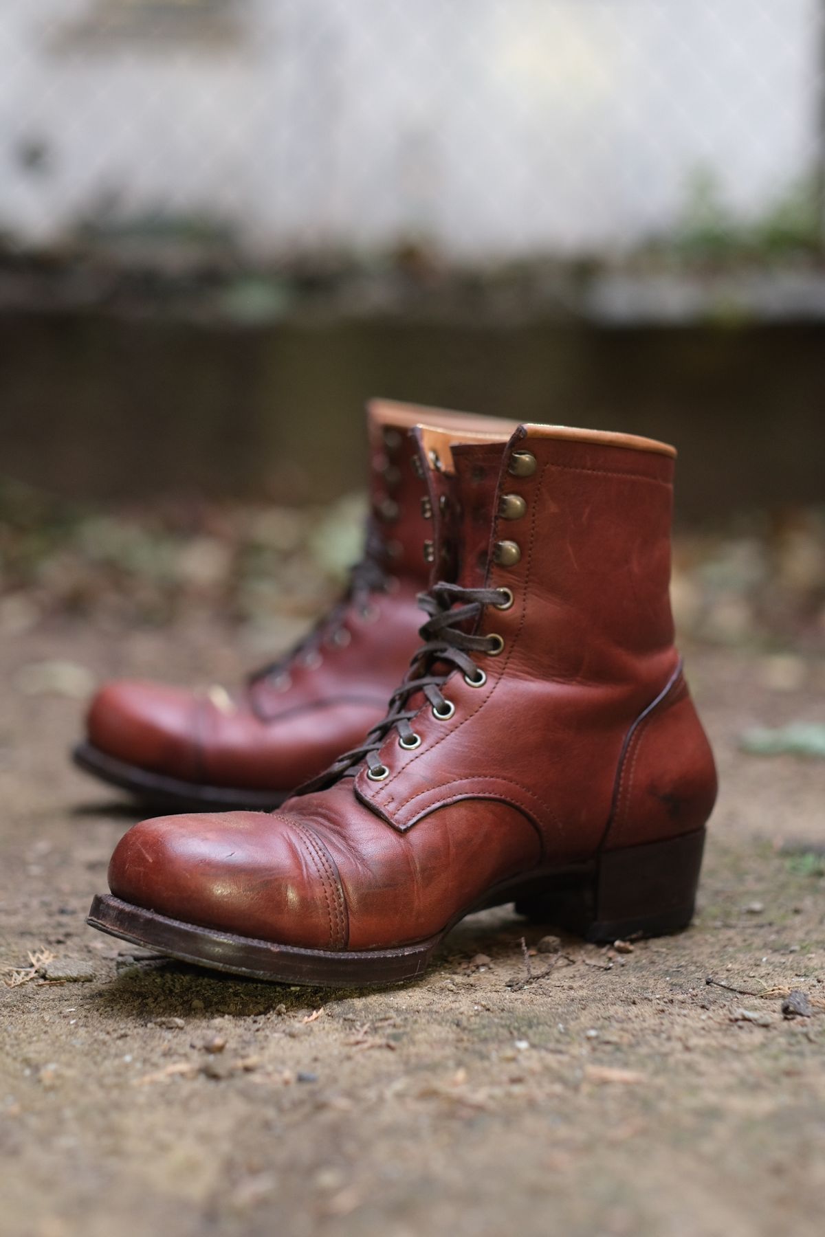 Photo by tlmader on November 5, 2025 of the Jorge Guadarrama Custom Model in Lefarc Cognac Albatros.