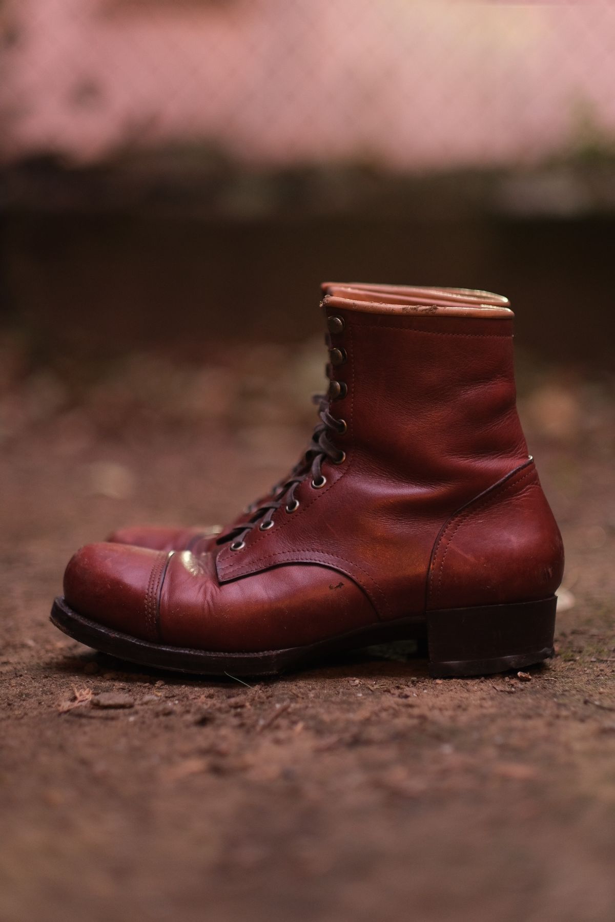 Photo by tlmader on November 5, 2025 of the Jorge Guadarrama Custom Model in Lefarc Cognac Albatros.