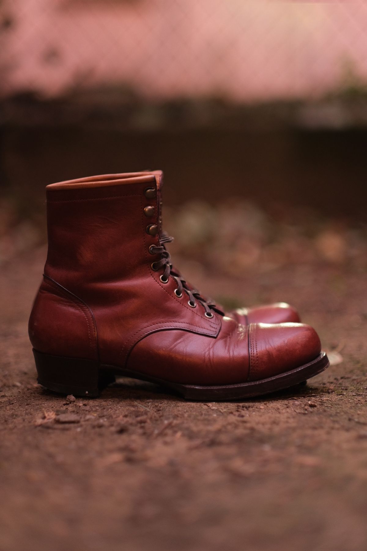 Photo by tlmader on November 5, 2025 of the Jorge Guadarrama Custom Model in Lefarc Cognac Albatros.