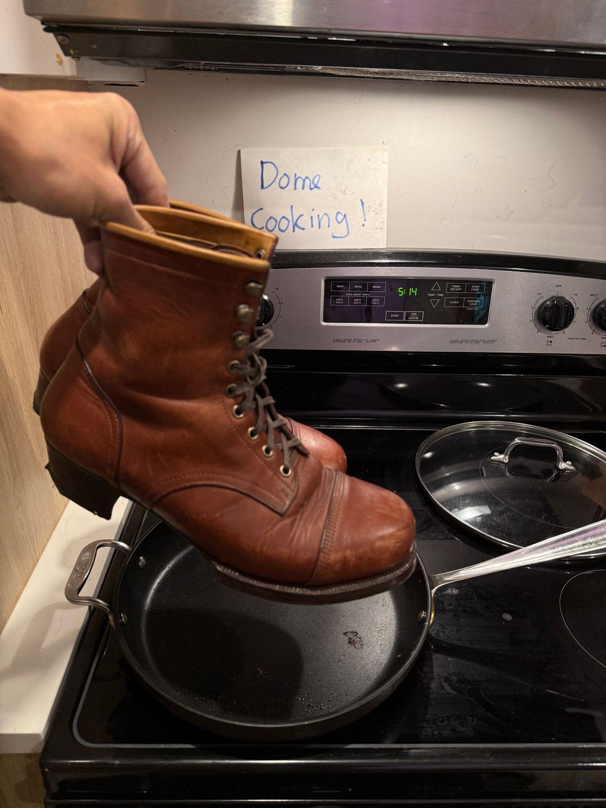 Photo by tlmader on November 5, 2025 of the Jorge Guadarrama Custom Model in Lefarc Cognac Albatros.