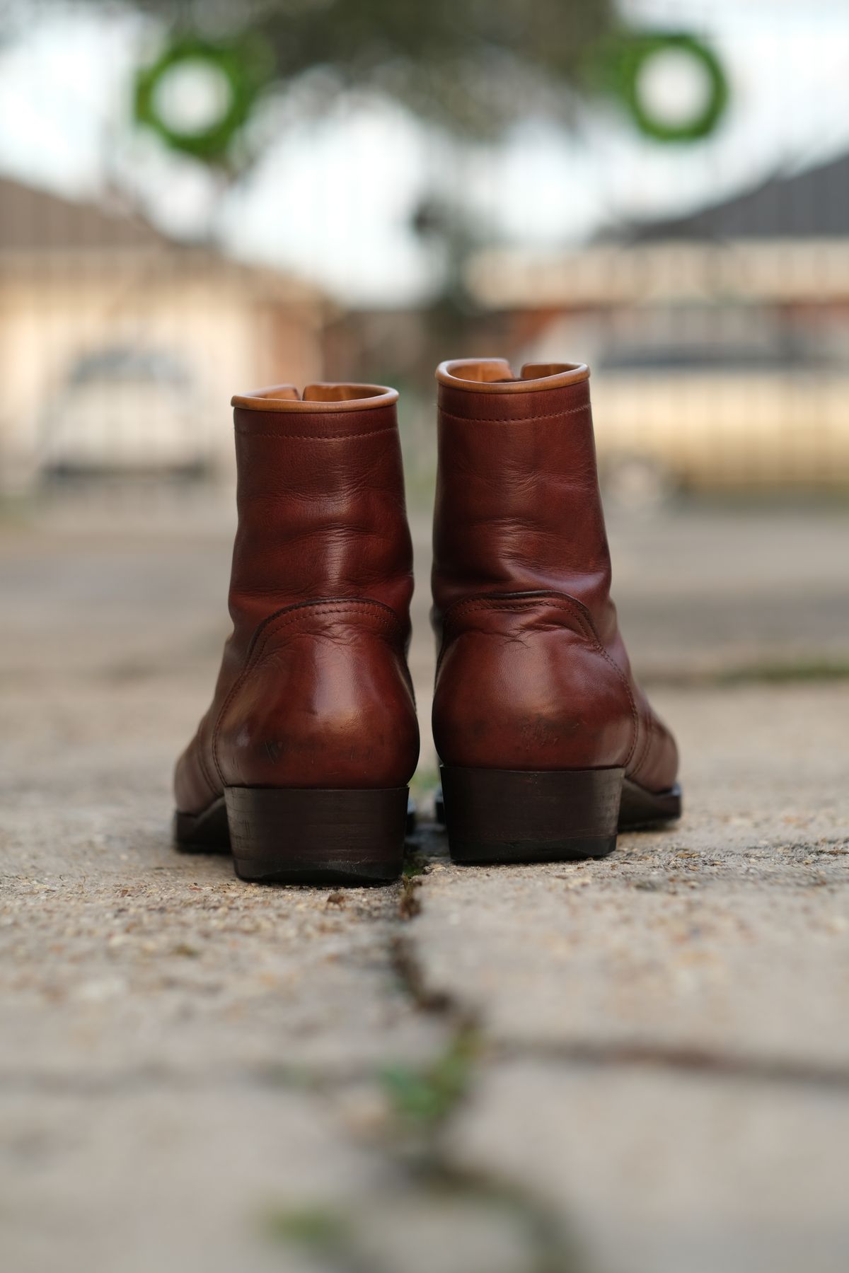 Photo by tlmader on January 5, 2026 of the Jorge Guadarrama Custom Model in Lefarc Cognac Albatros.