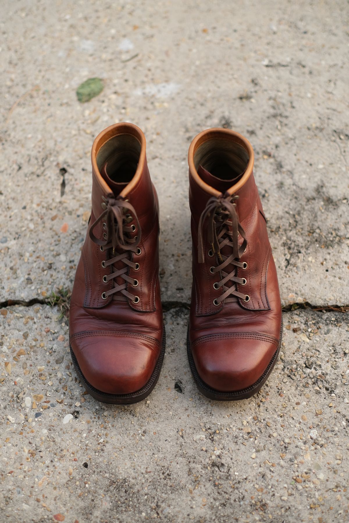 Photo by tlmader on January 5, 2026 of the Jorge Guadarrama Custom Model in Lefarc Cognac Albatros.