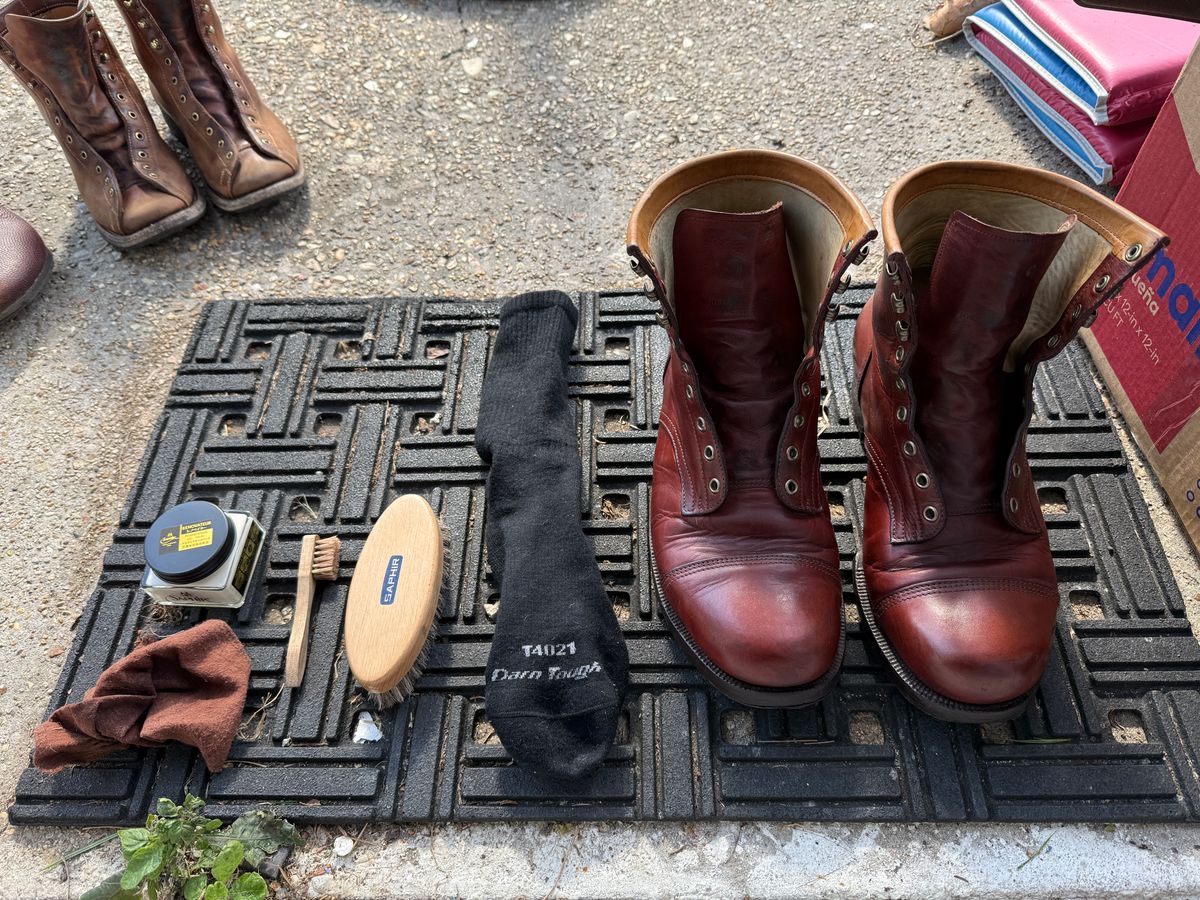 Photo by tlmader on January 5, 2026 of the Jorge Guadarrama Custom Model in Lefarc Cognac Albatros.