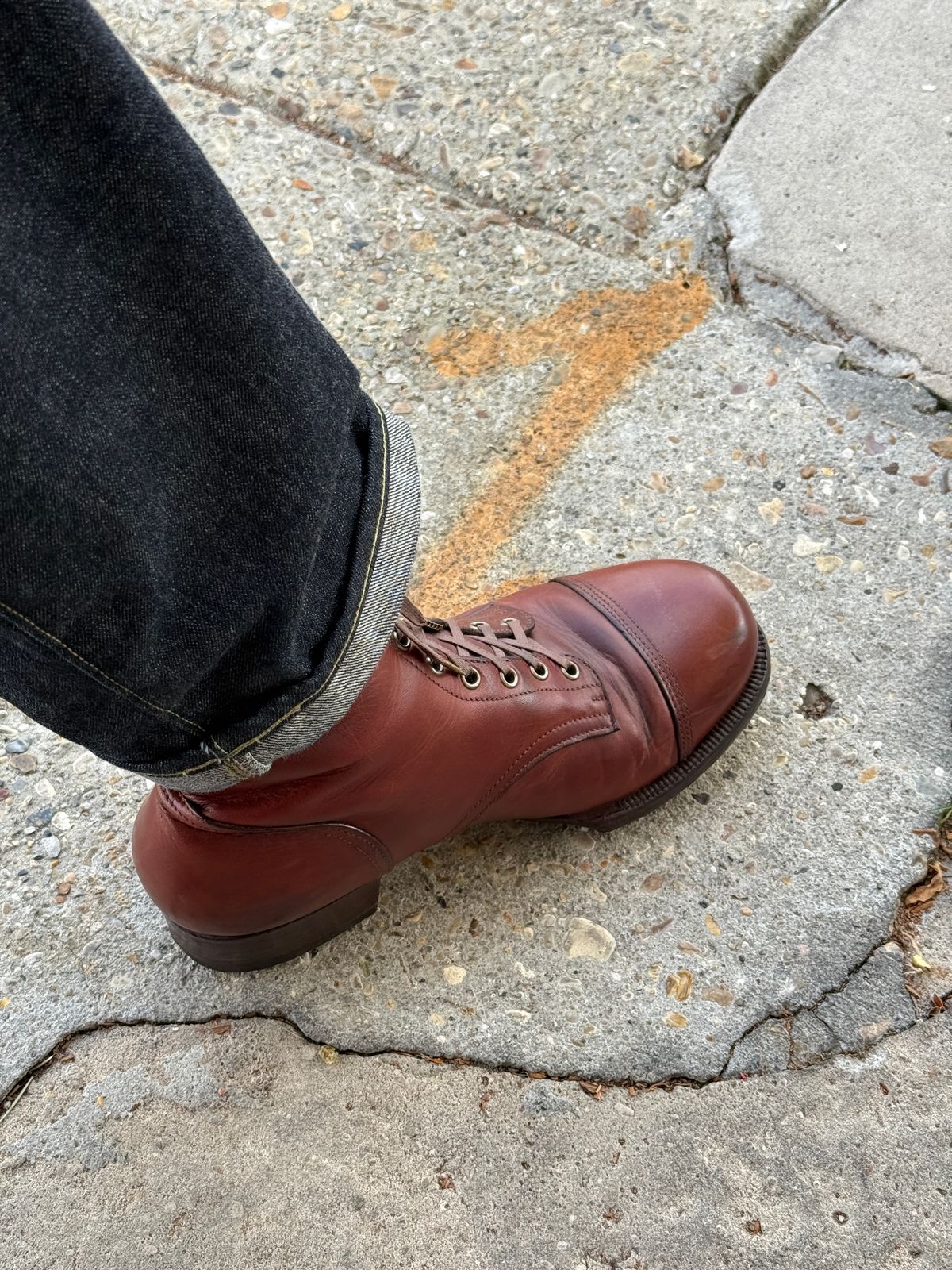 Photo by tlmader on January 9, 2026 of the Jorge Guadarrama Custom Model in Lefarc Cognac Albatros.