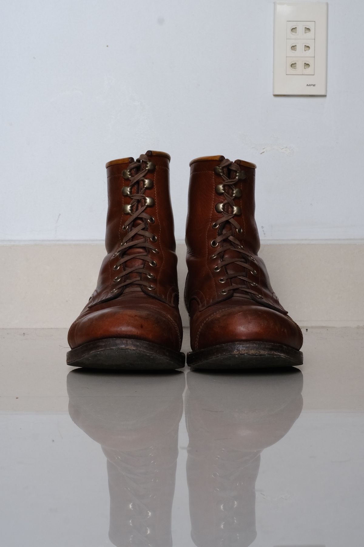 Photo by tlmader on February 2, 2026 of the Jorge Guadarrama Custom Model in Lefarc Cognac Albatros.