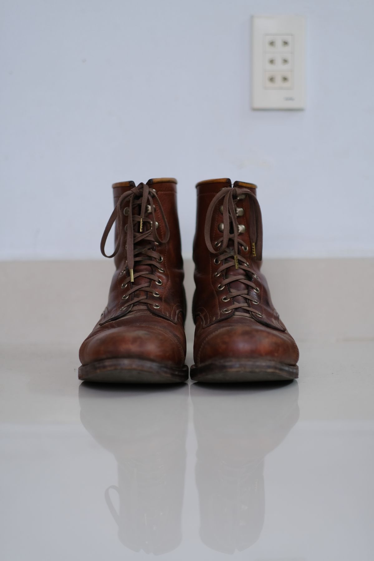 Photo by tlmader on March 6, 2026 of the Jorge Guadarrama Custom Model in Lefarc Cognac Albatros.