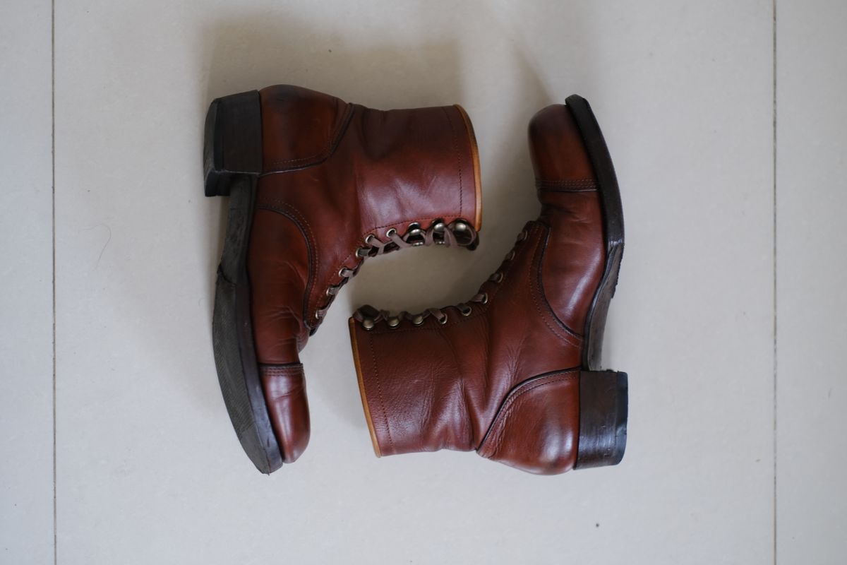 Photo by tlmader on April 1, 2026 of the Jorge Guadarrama Custom Model in Lefarc Cognac Albatros.