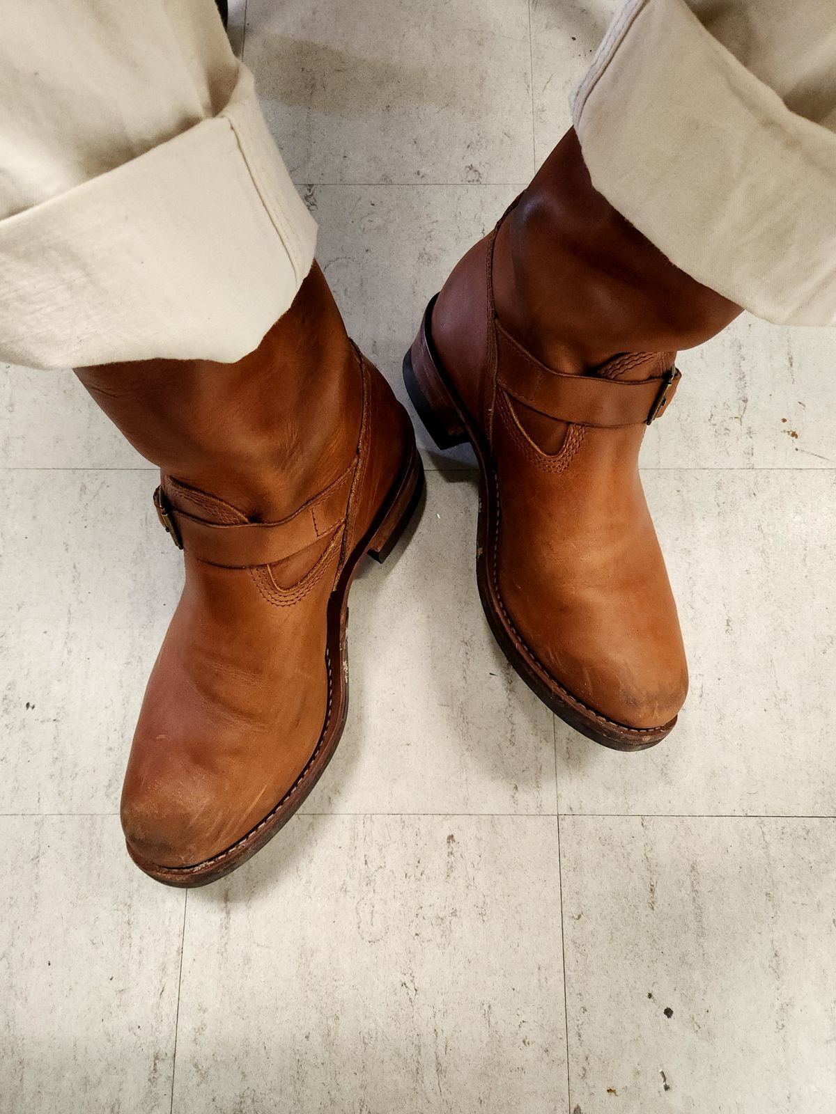 Photo by tlmader on May 4, 2024 of the Wesco 1939 Engineer Boot in Seidel British Tan Domain.