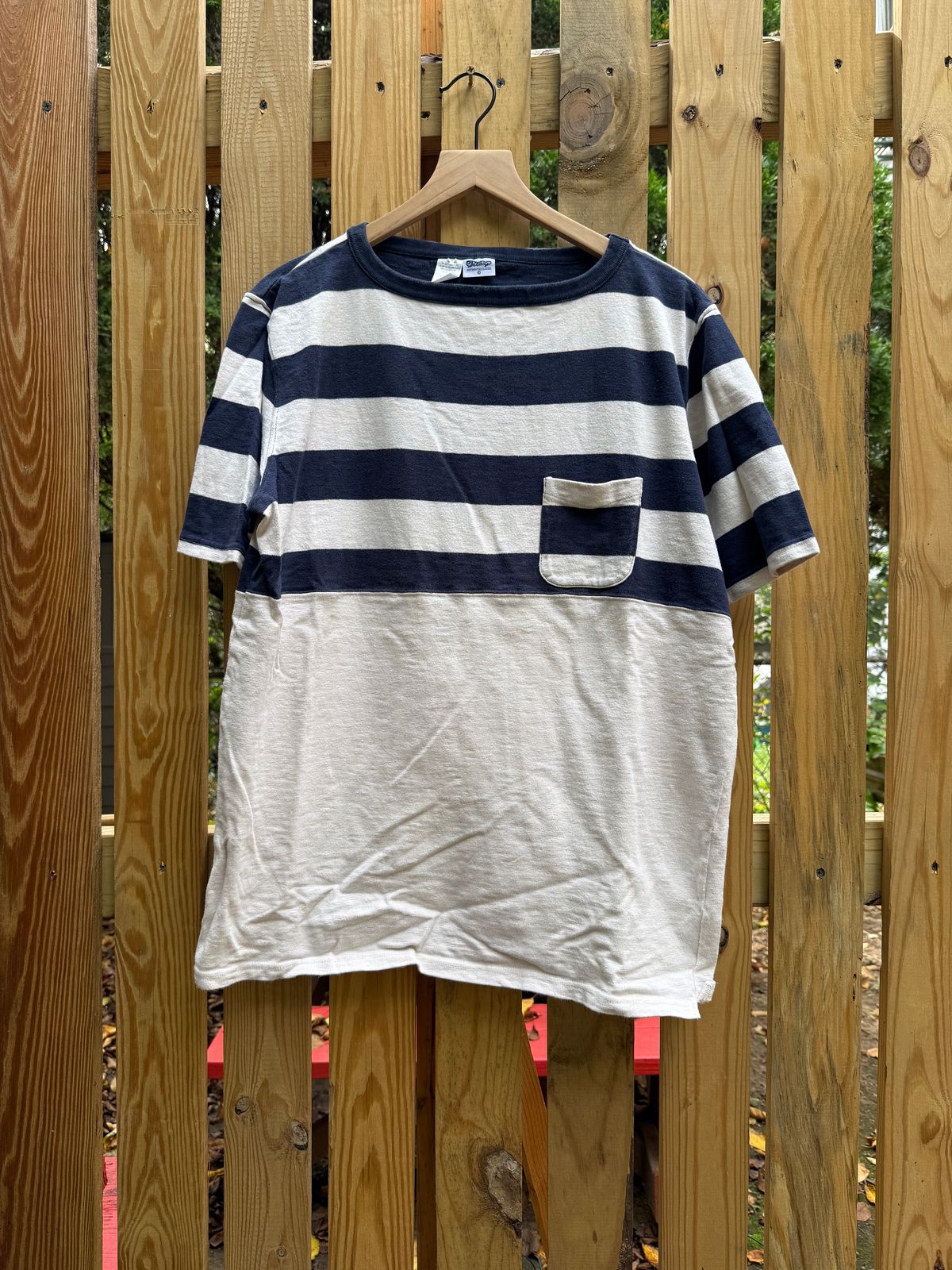 Photo by tlmader on September 27, 2025 of the Tieasy x The Hill-Side Basque Shirt in Navy x Natural HDCS Slub Cotton.