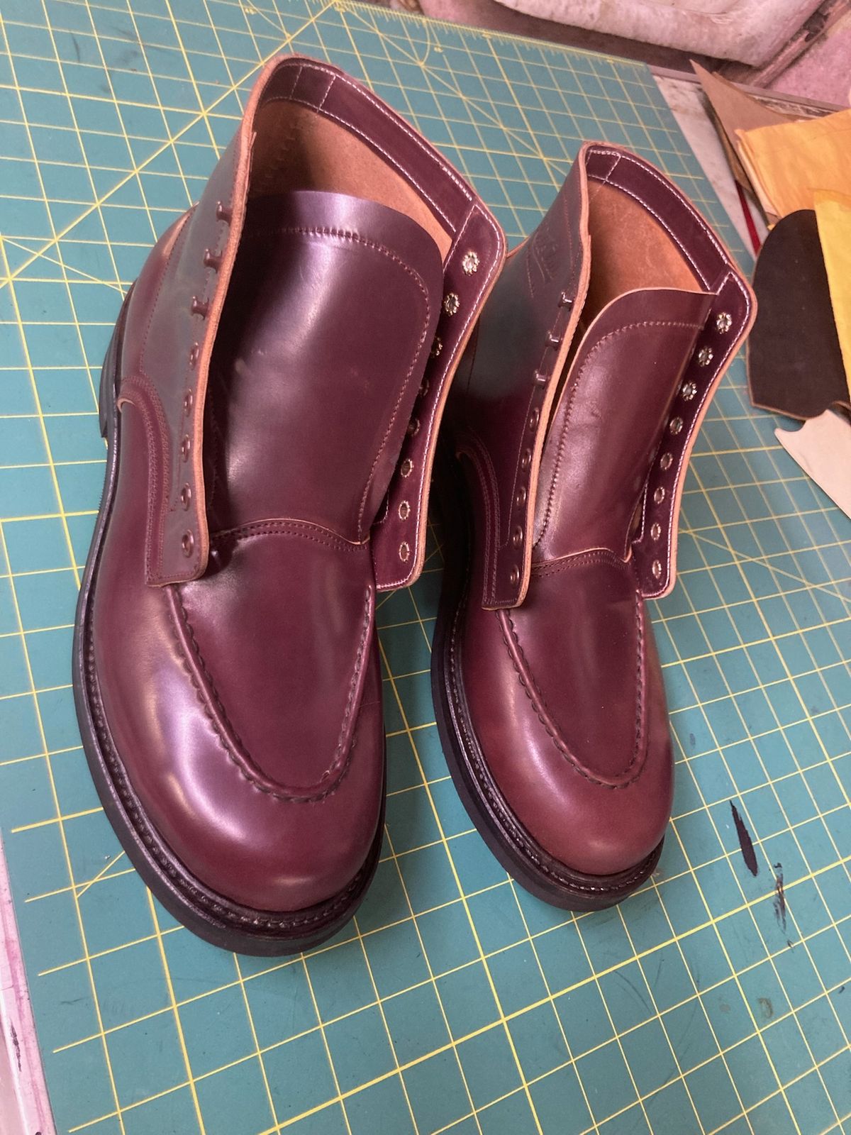 Photo by tlmader on September 28, 2022 of the Role Club Townsman Lace Boots in Horween Color 8 Shell Cordovan.