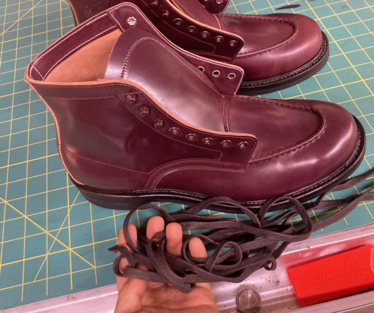 Photo by tlmader on September 28, 2022 of the Role Club Townsman Lace Boots in Horween Color 8 Shell Cordovan.
