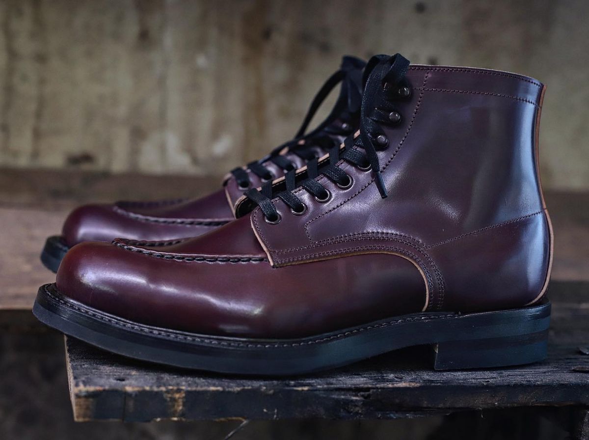 Photo by tlmader on October 1, 2022 of the Role Club Townsman Lace Boots in Horween Color 8 Shell Cordovan.